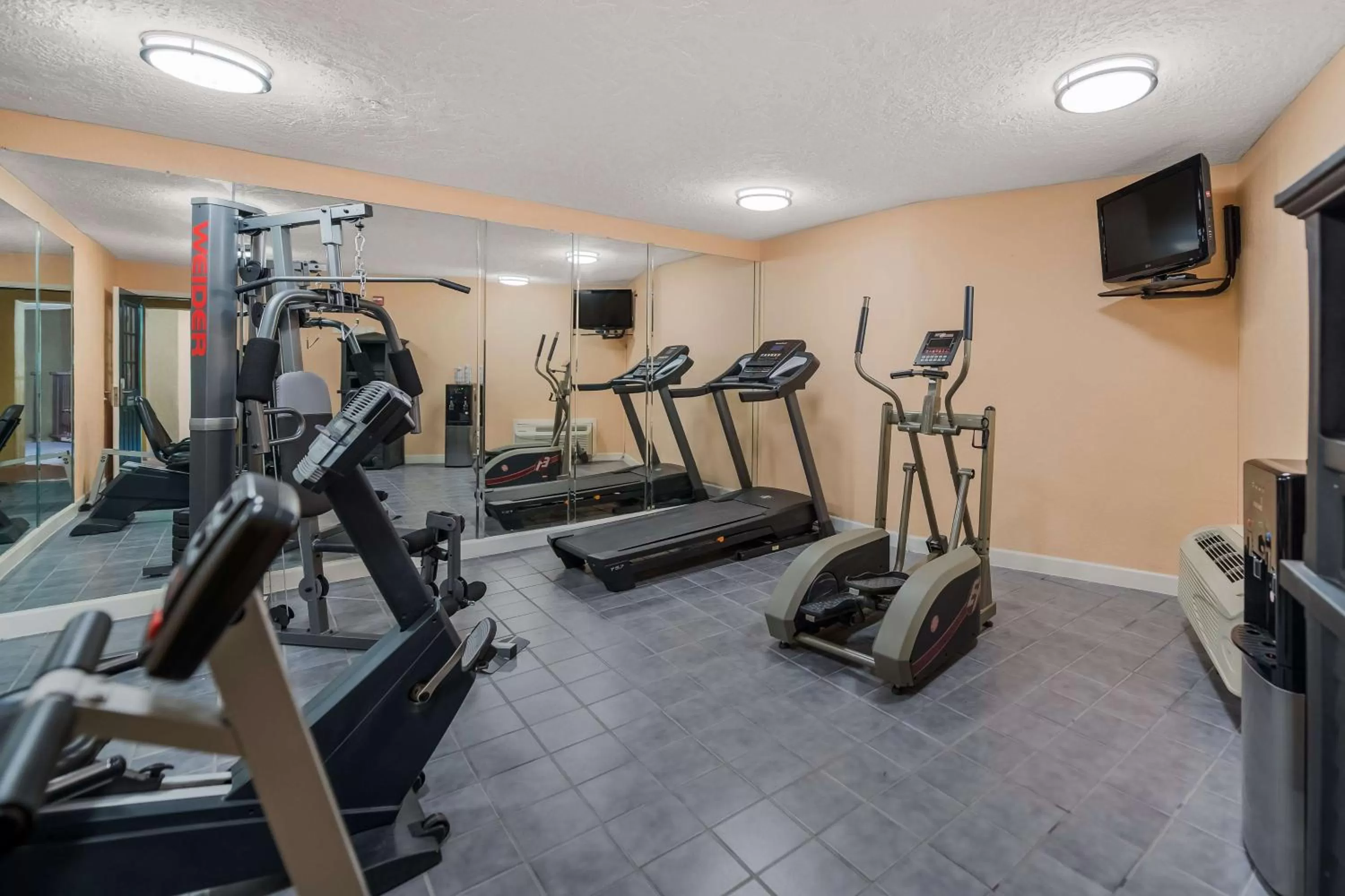 Fitness centre/facilities in SureStay Hotel by Best Western Mt Pleasant