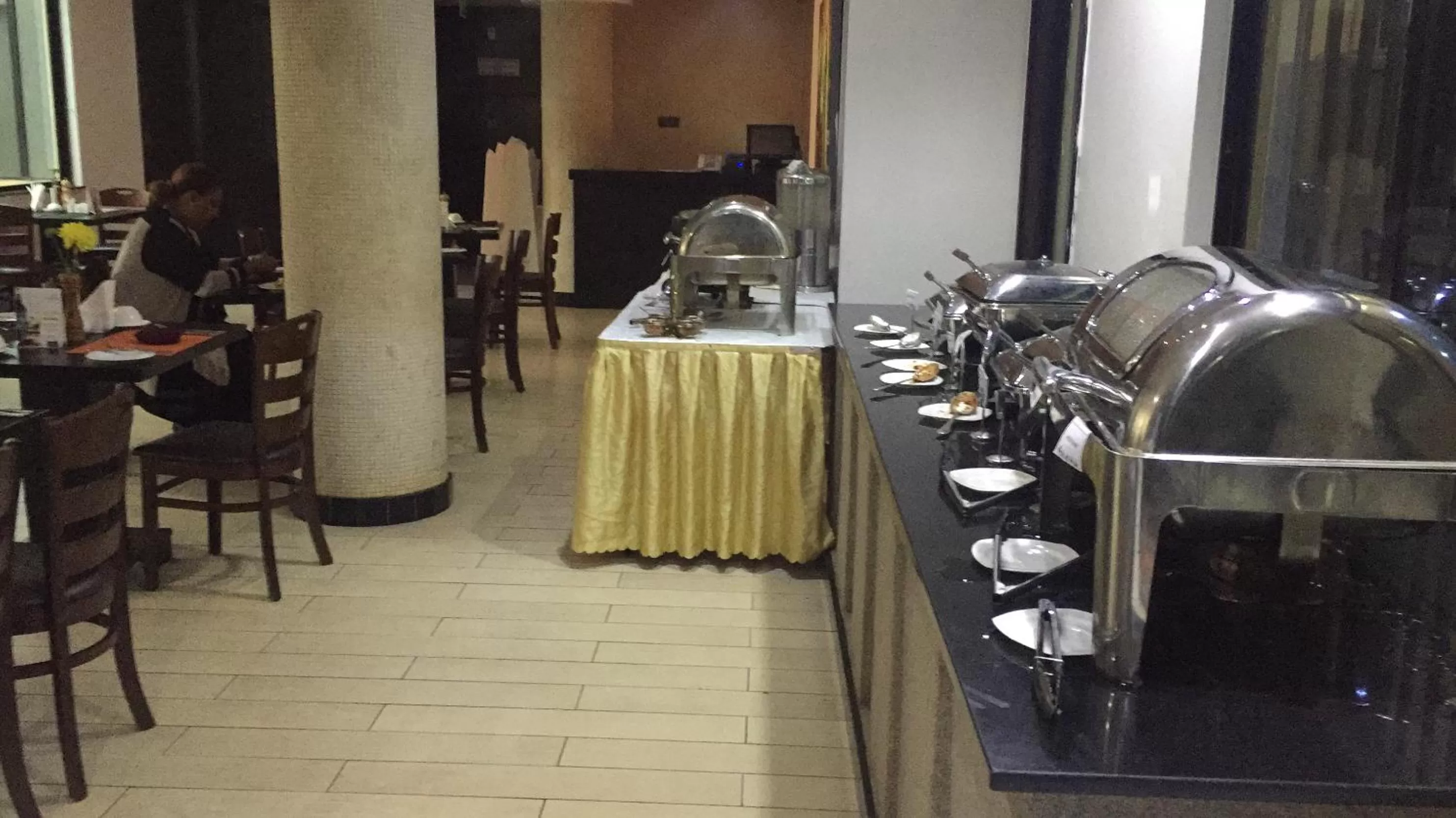 Continental breakfast in La Maison Royale