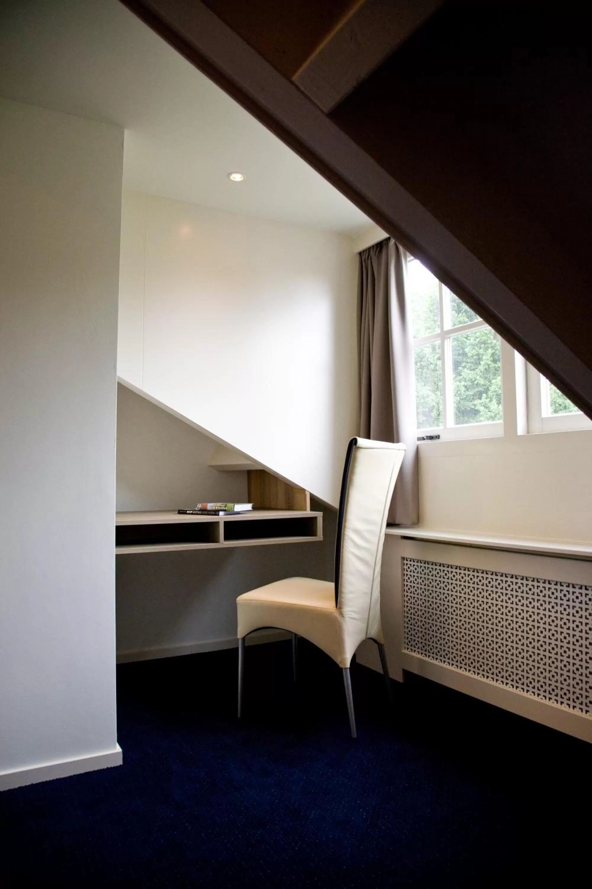 Seating area, Bed in Hotel-Restaurant Het Rechthuis