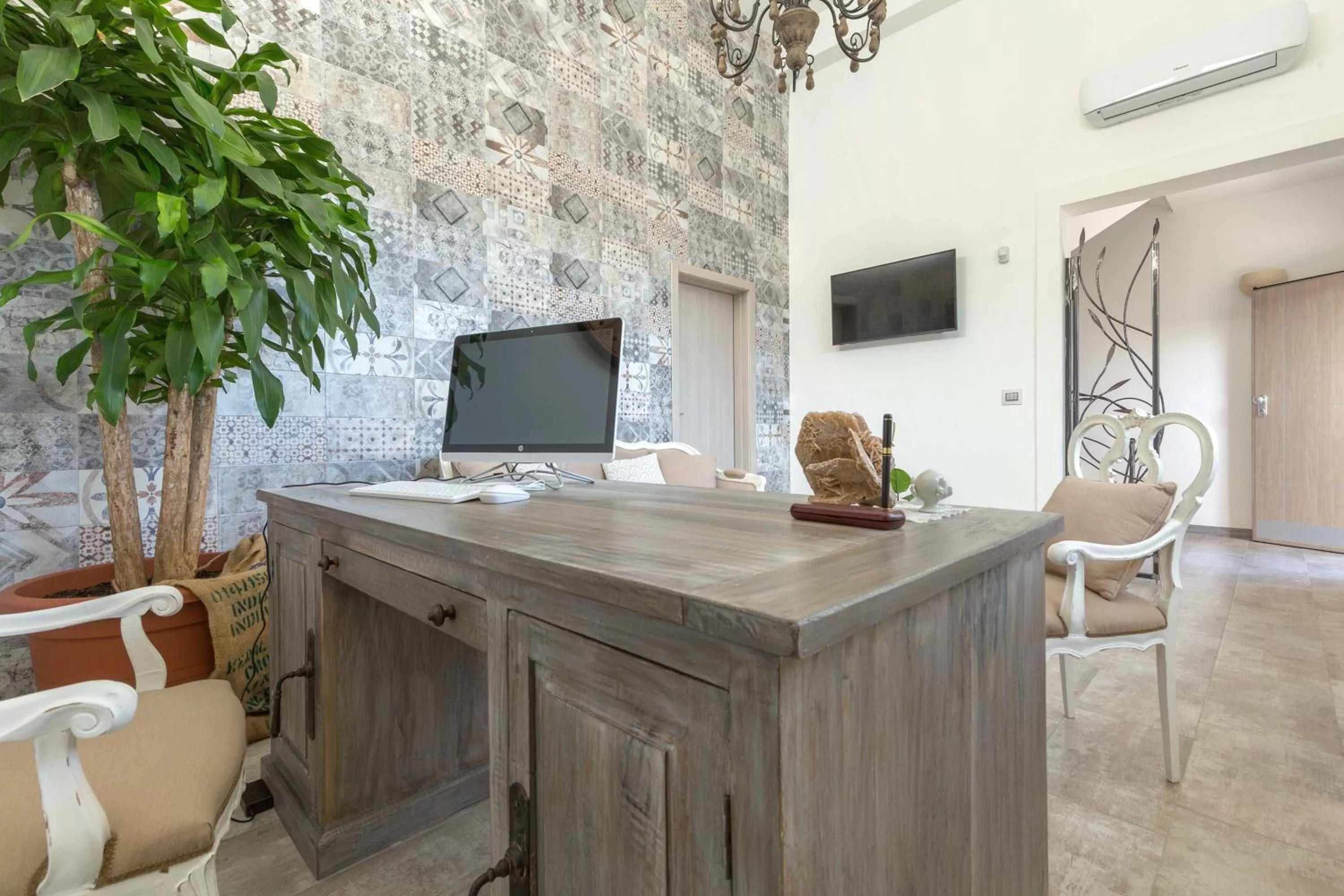 Decorative detail in B&B Le Radici del Salento Luxury Rooms