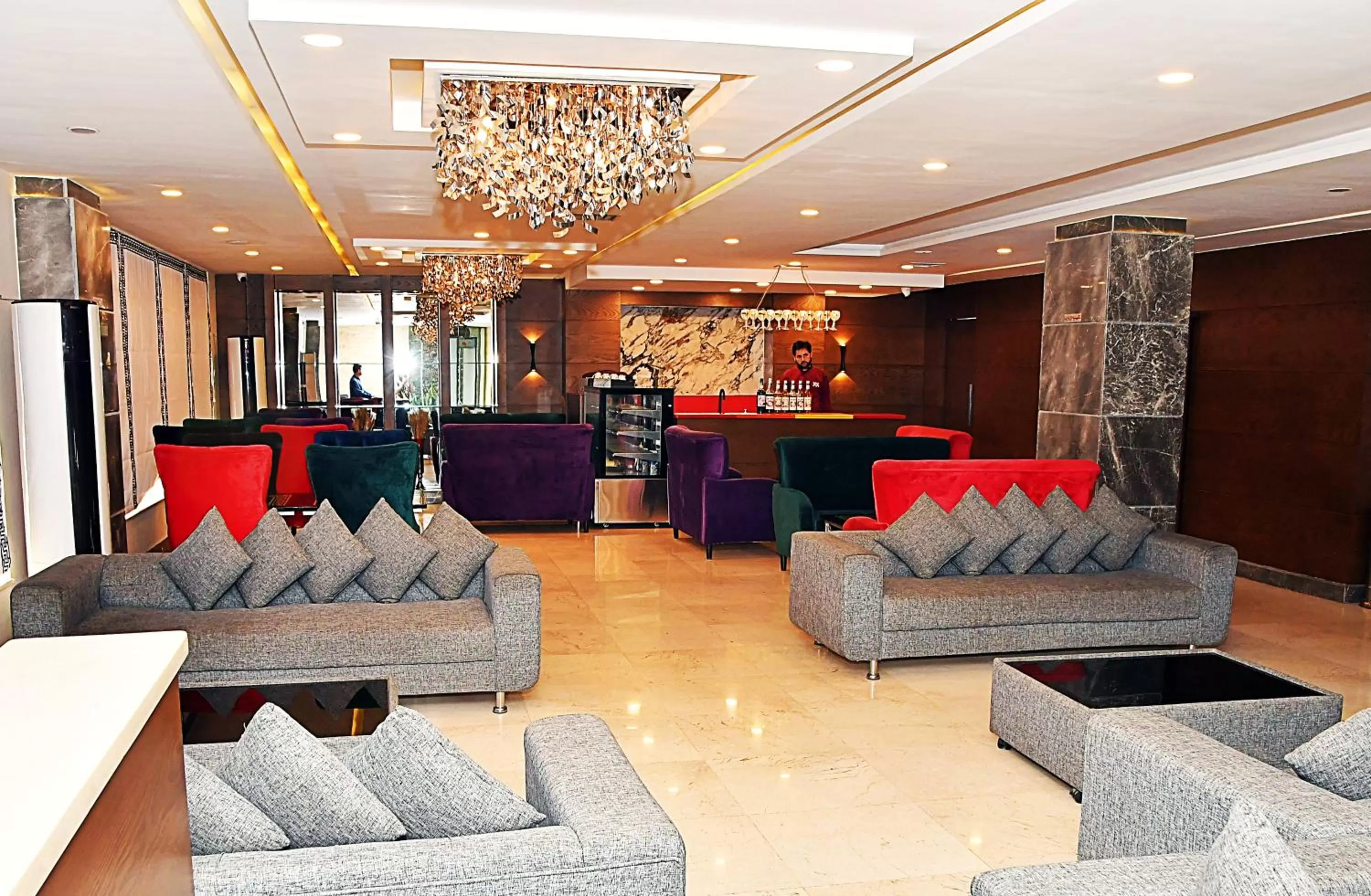 Restaurant/places to eat in Hotel Akbar International