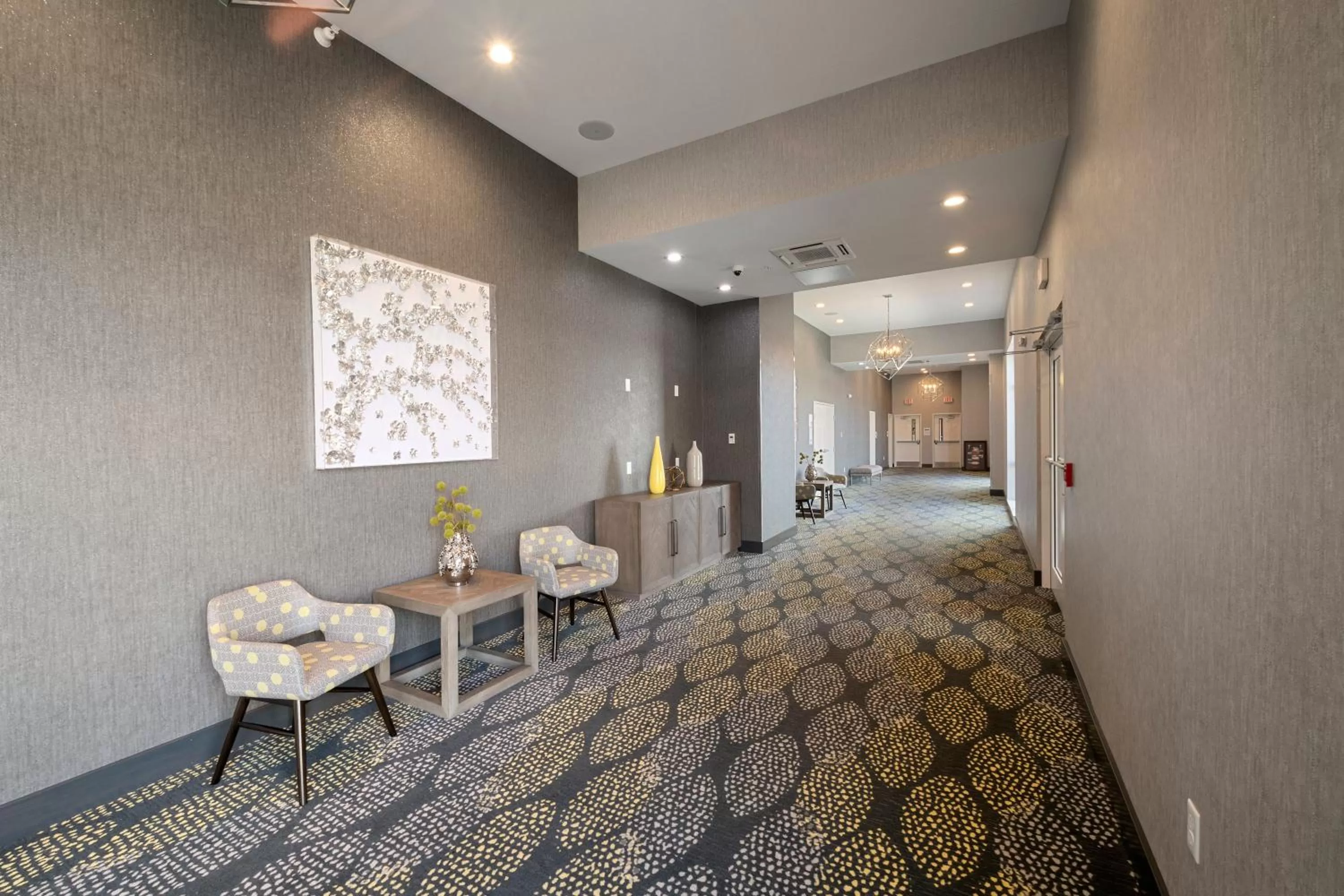 Meeting/conference room, Bed in Holiday Inn & Suites Decatur-Forsyth by IHG