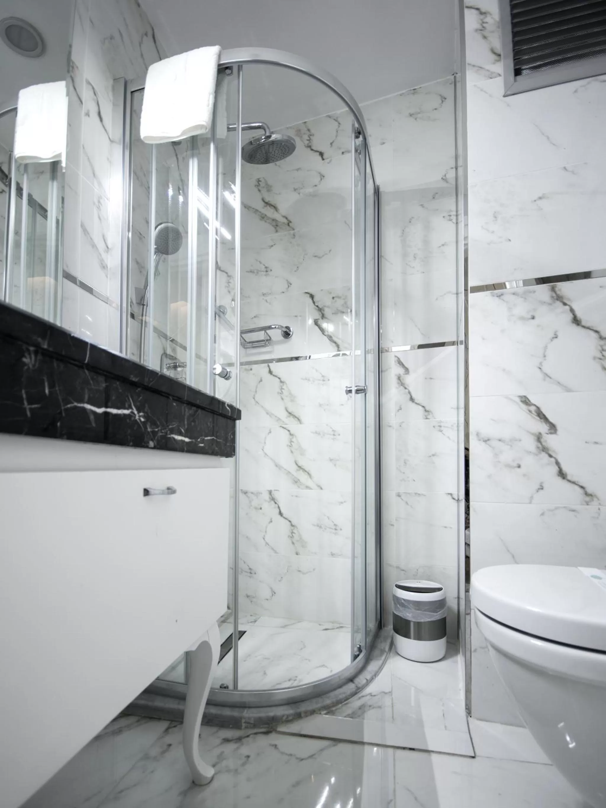 Toilet in Antusa Palace Hotel & Spa