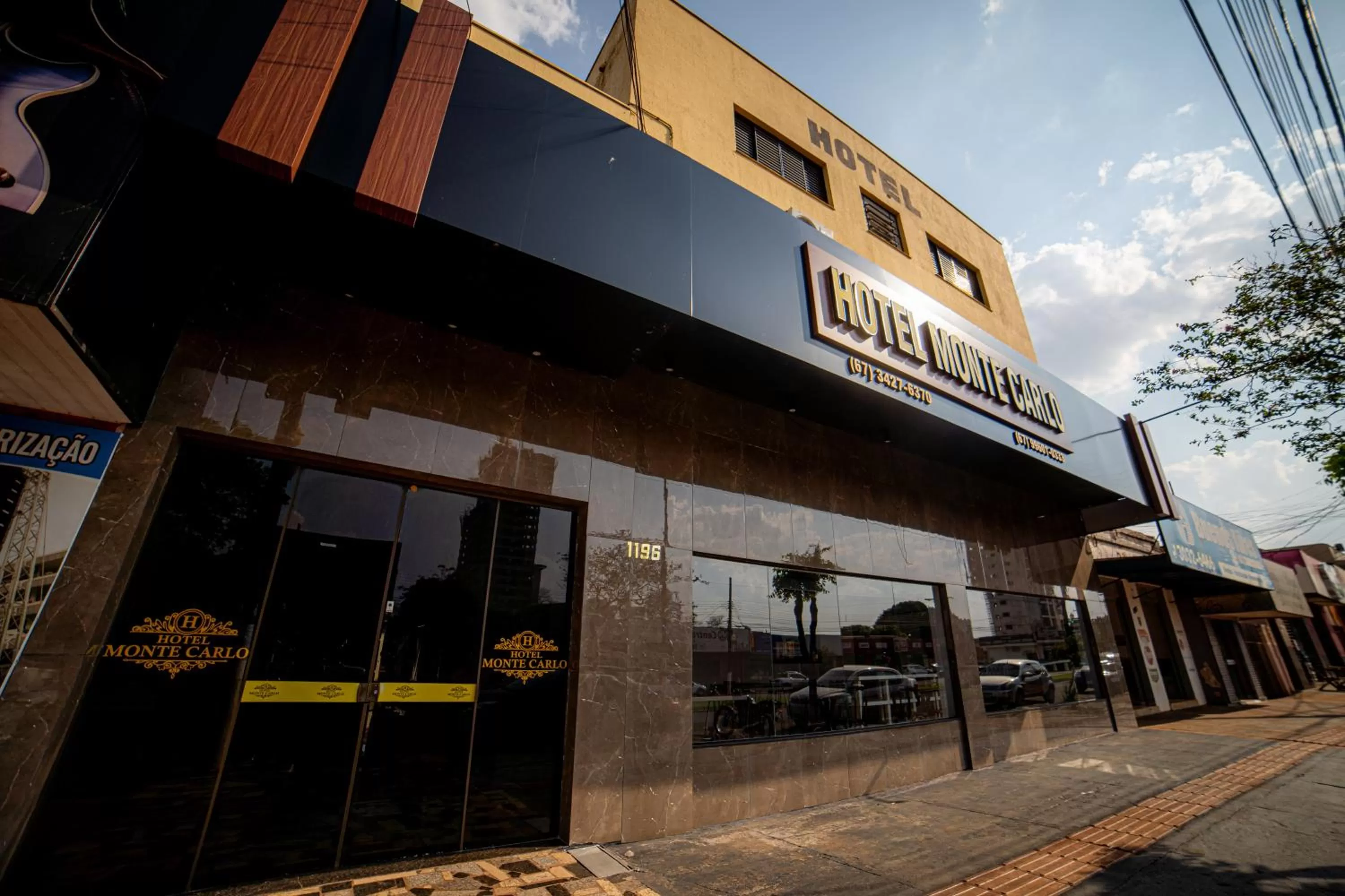 Property building in Hotel Monte Carlo