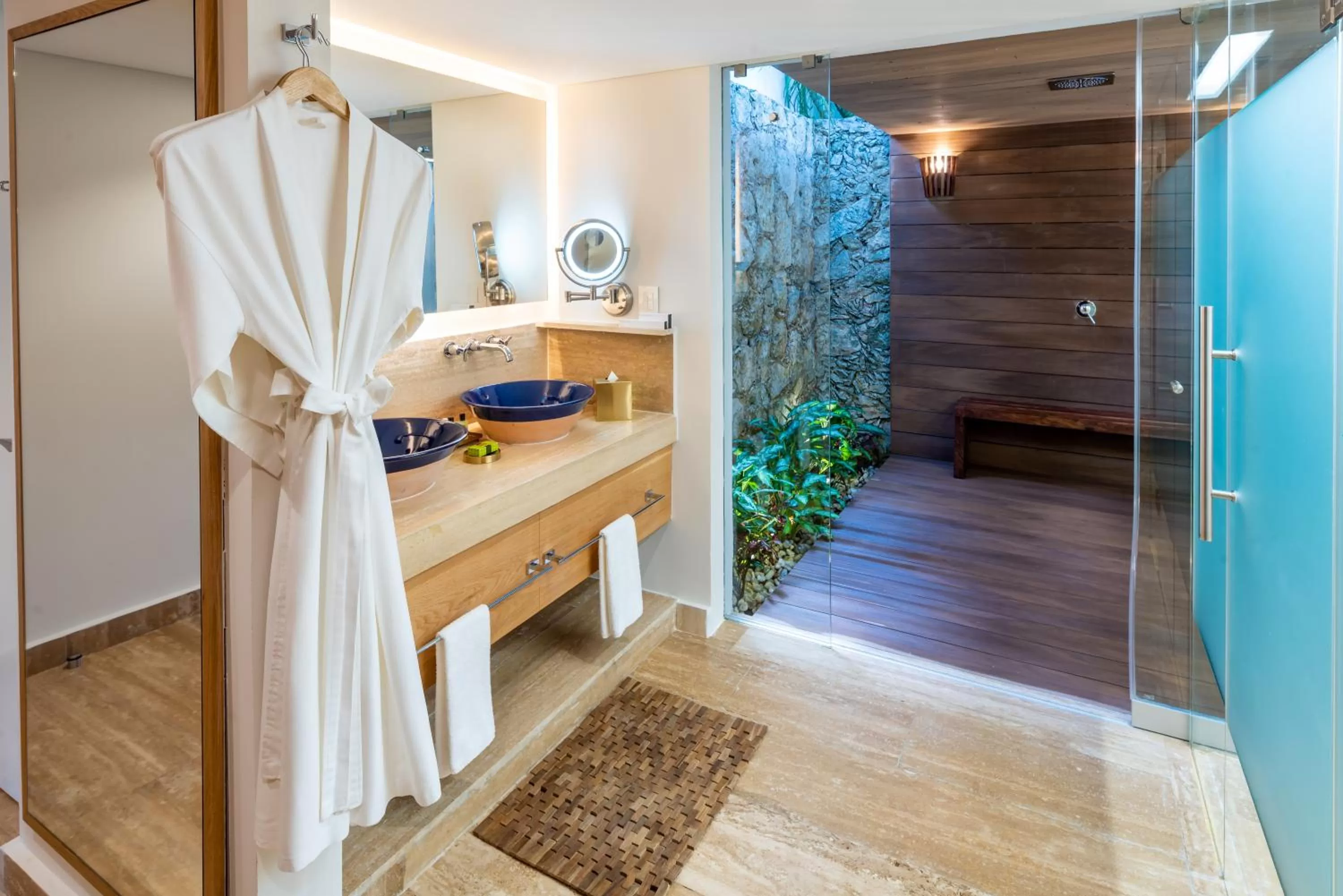 Bathroom in Presidente InterContinental Cozumel Resort & Spa by IHG