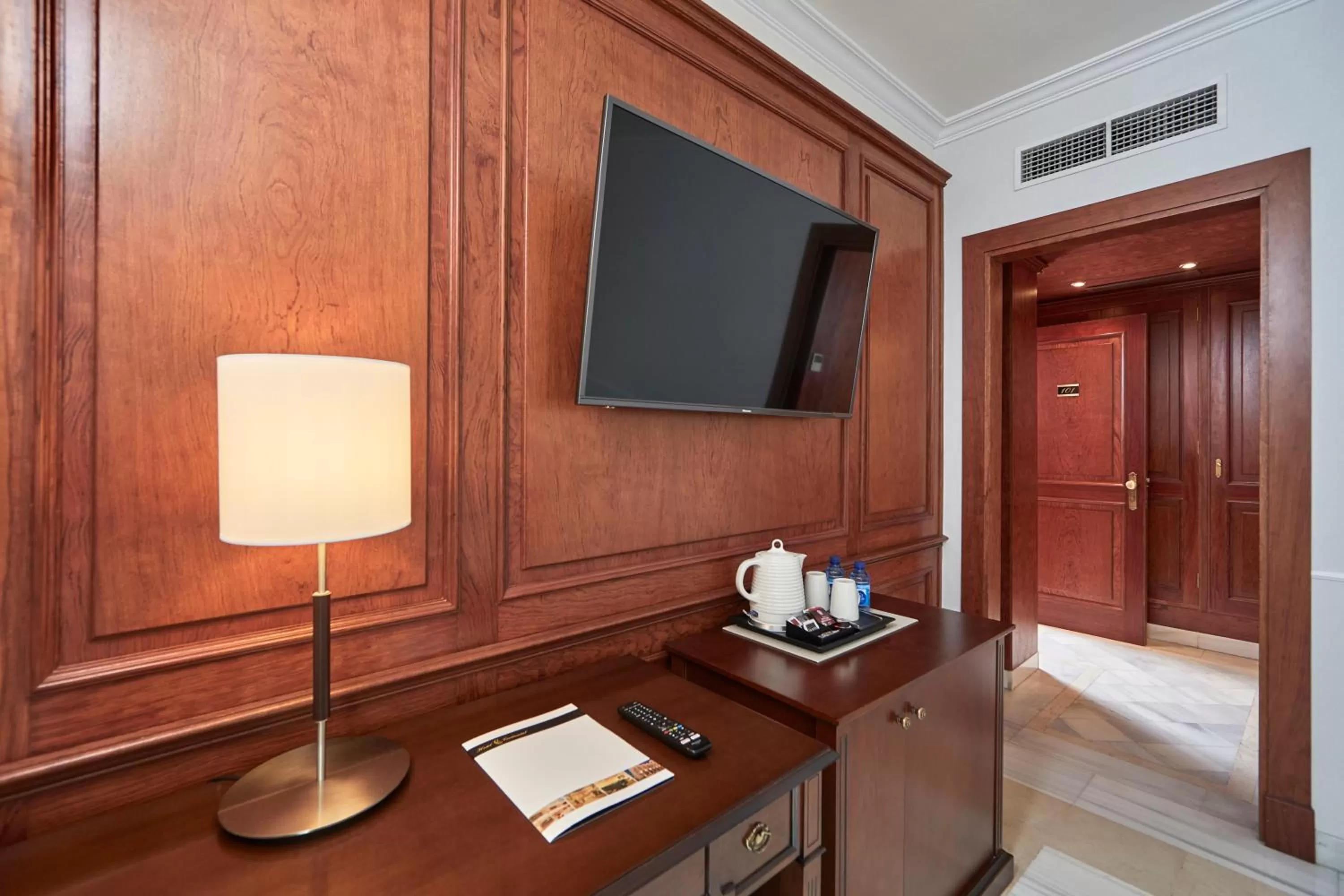 Coffee/tea facilities, Bed in Bordoy Continental Palma