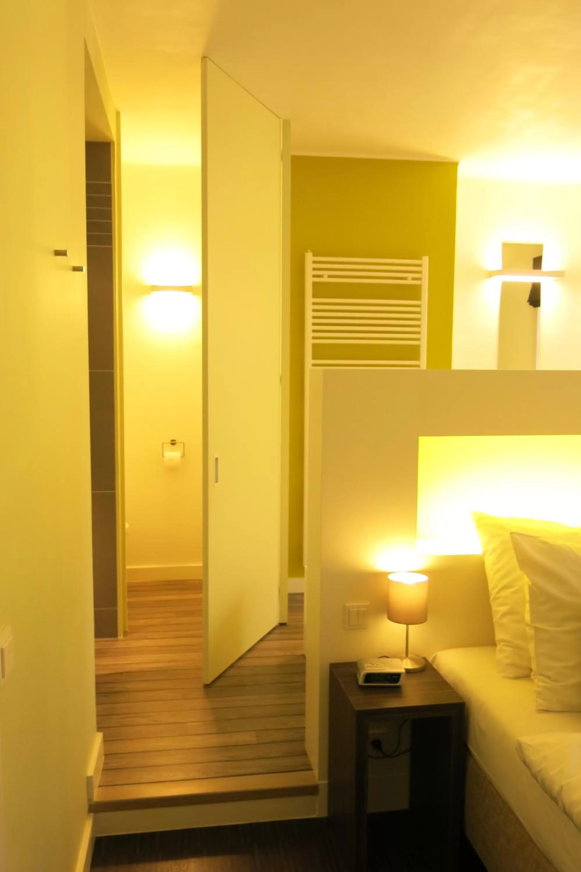 Toilet, Bed in B&B Sabbajon