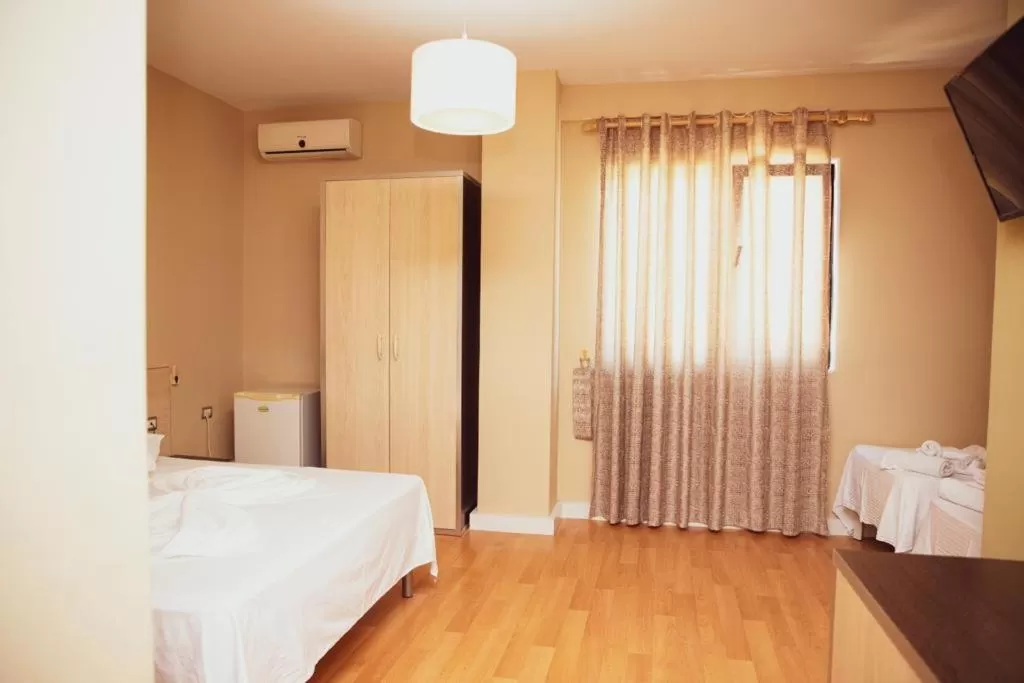 Bedroom, Bed in Hotel Continental