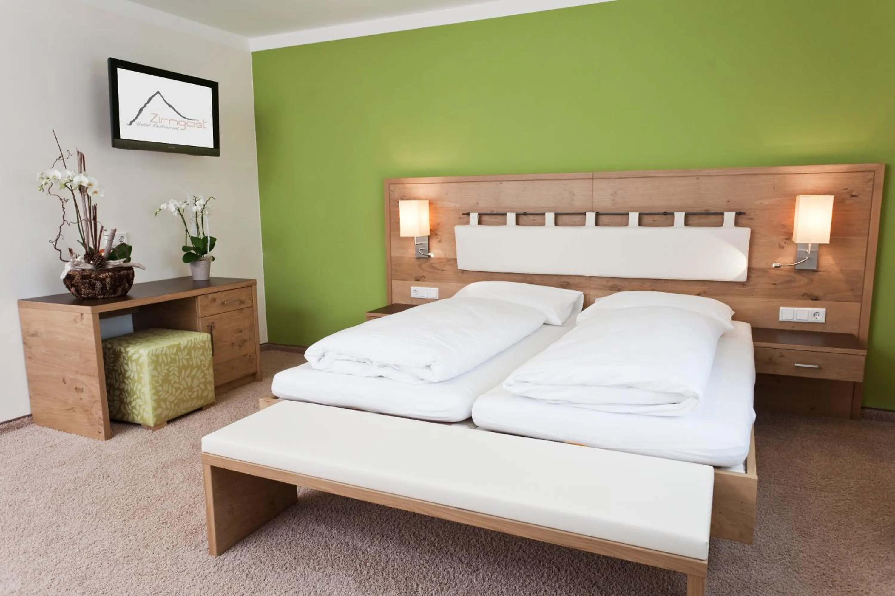 Deluxe Double Room with Mountain View in Haus Zirngast