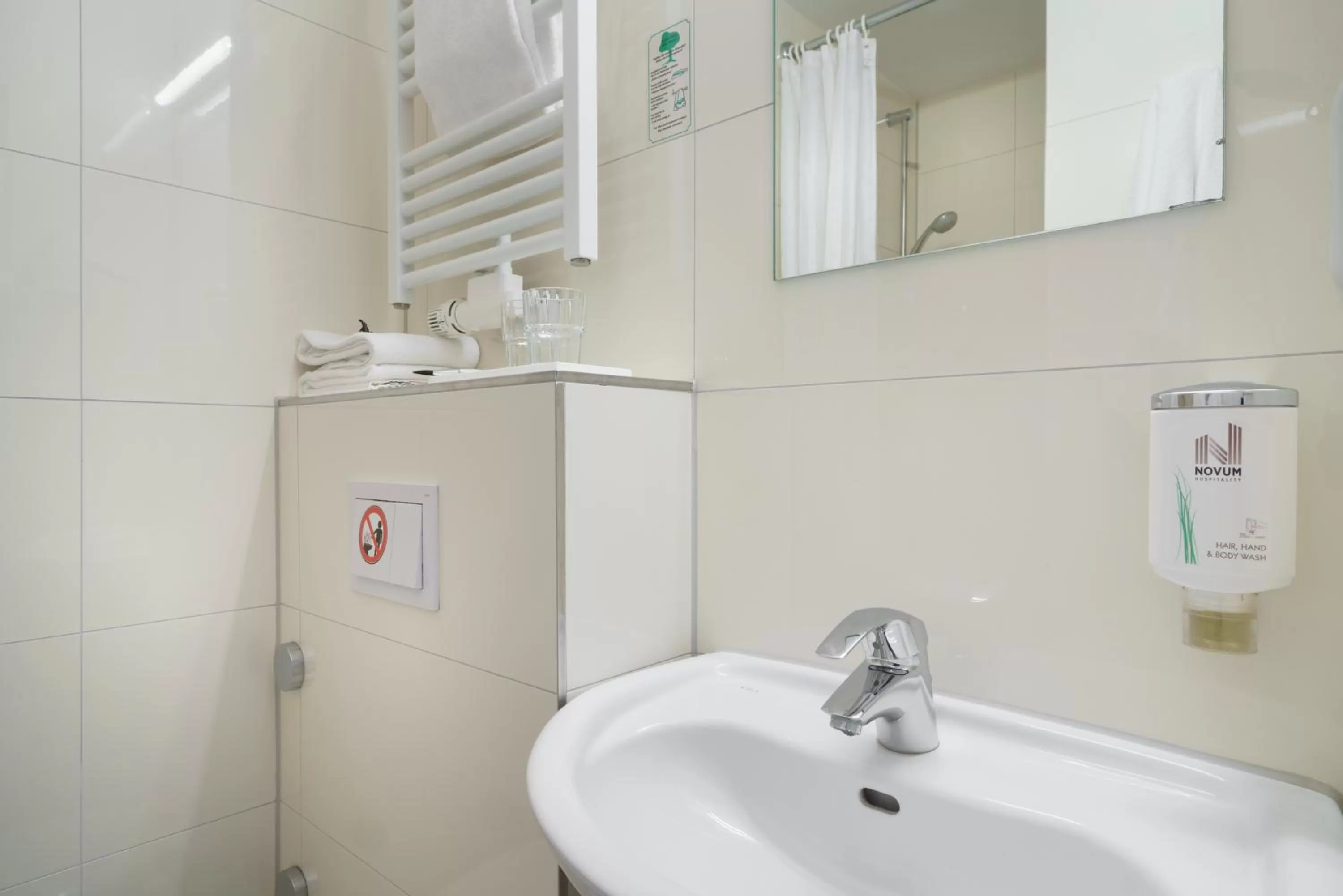 Toilet in Hotel Norddeutscher Hof