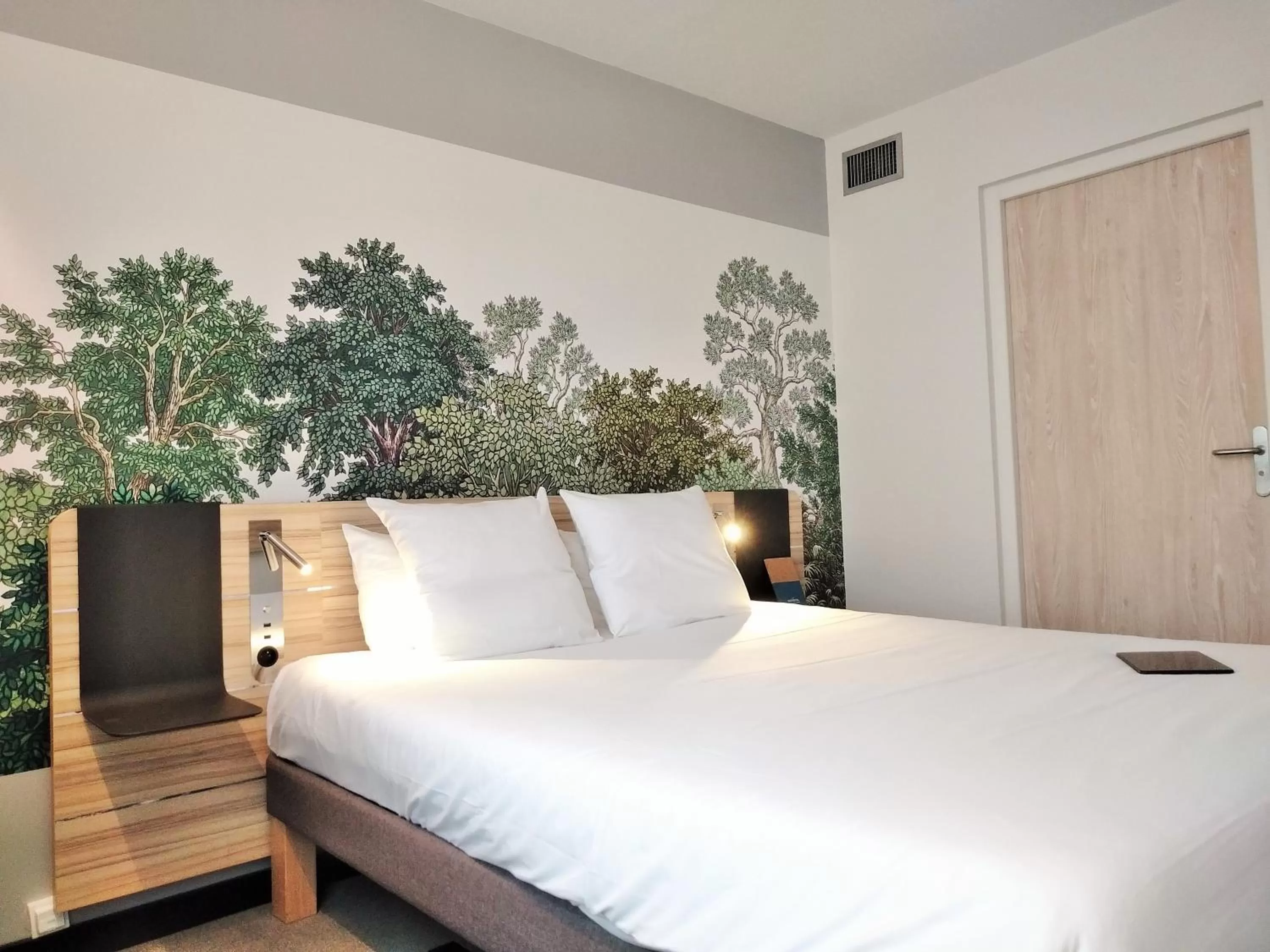 Bed in Novotel Suites Montpellier Antigone