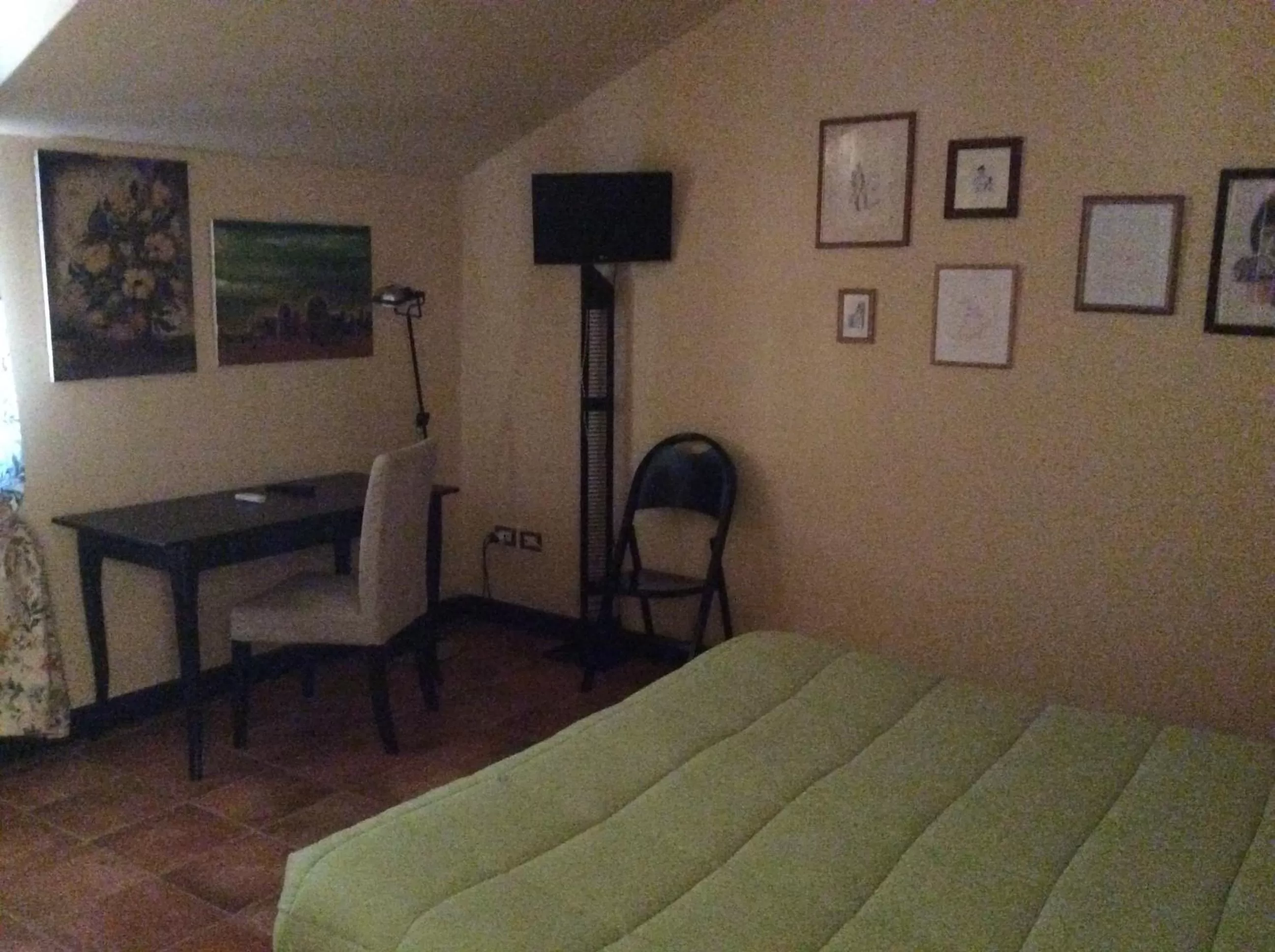 Photo of the whole room, Bed in B&B MontAlbano