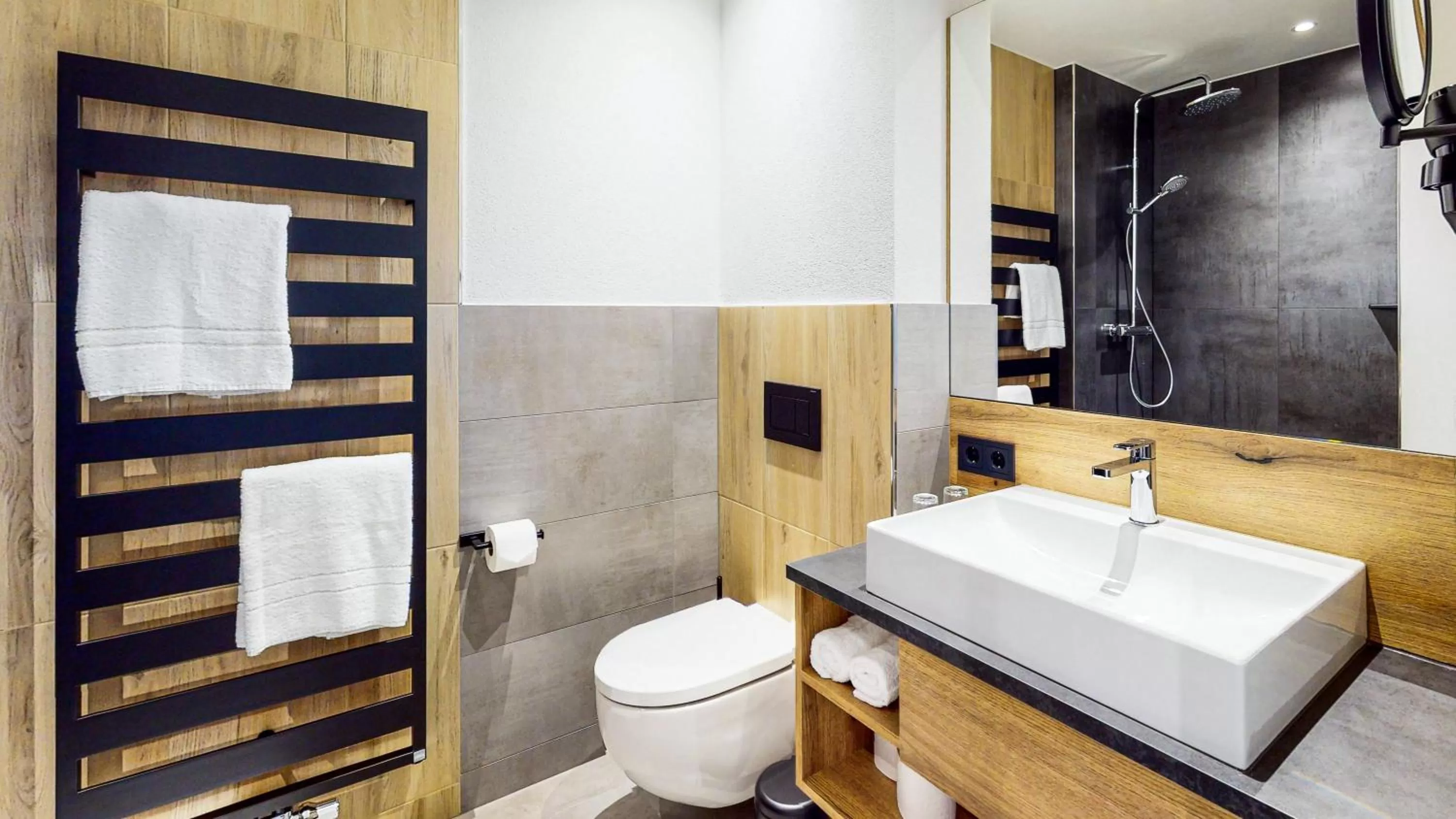 Bathroom in Point 7 Hotel