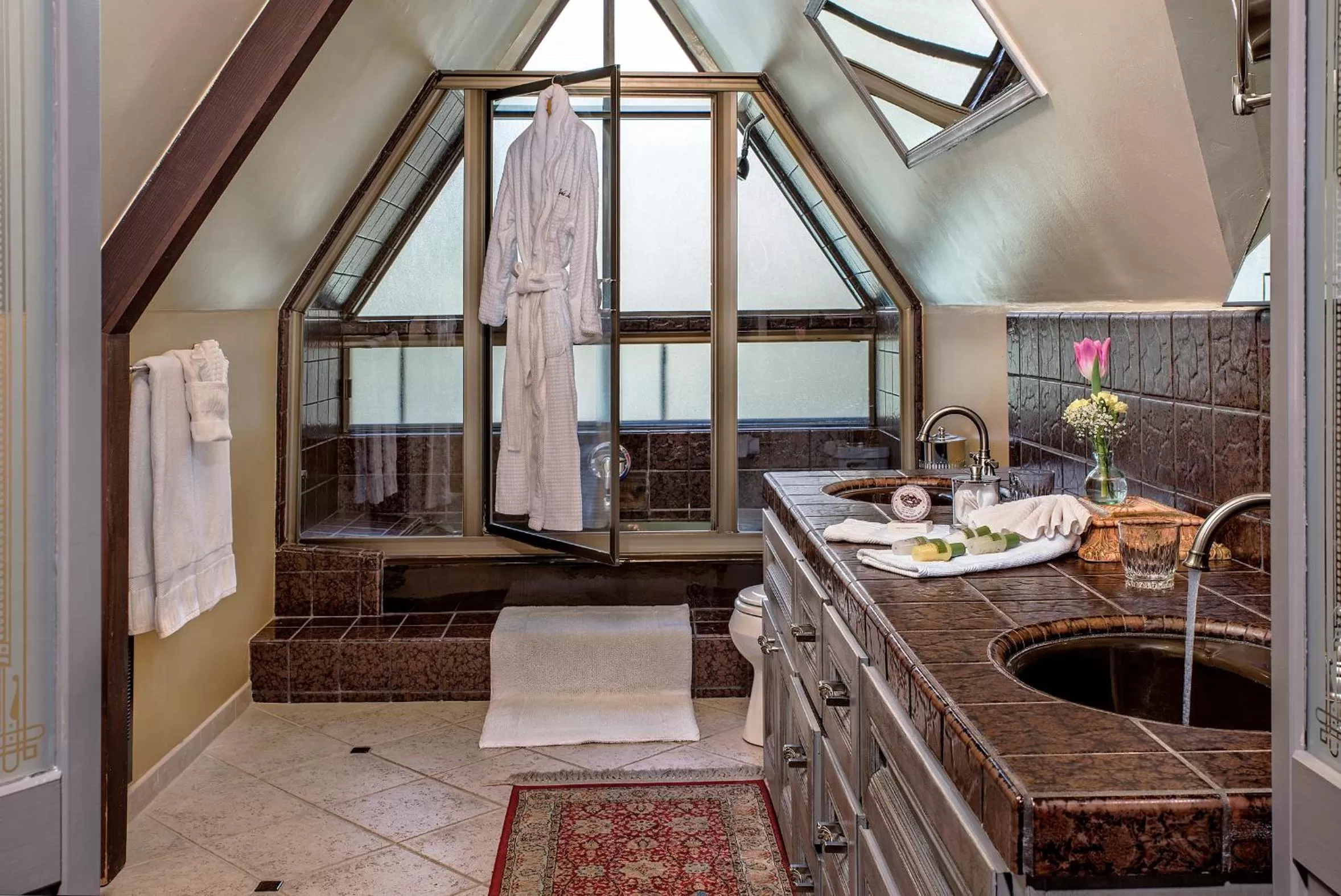 Bathroom in Candlelight Inn Napa Valley