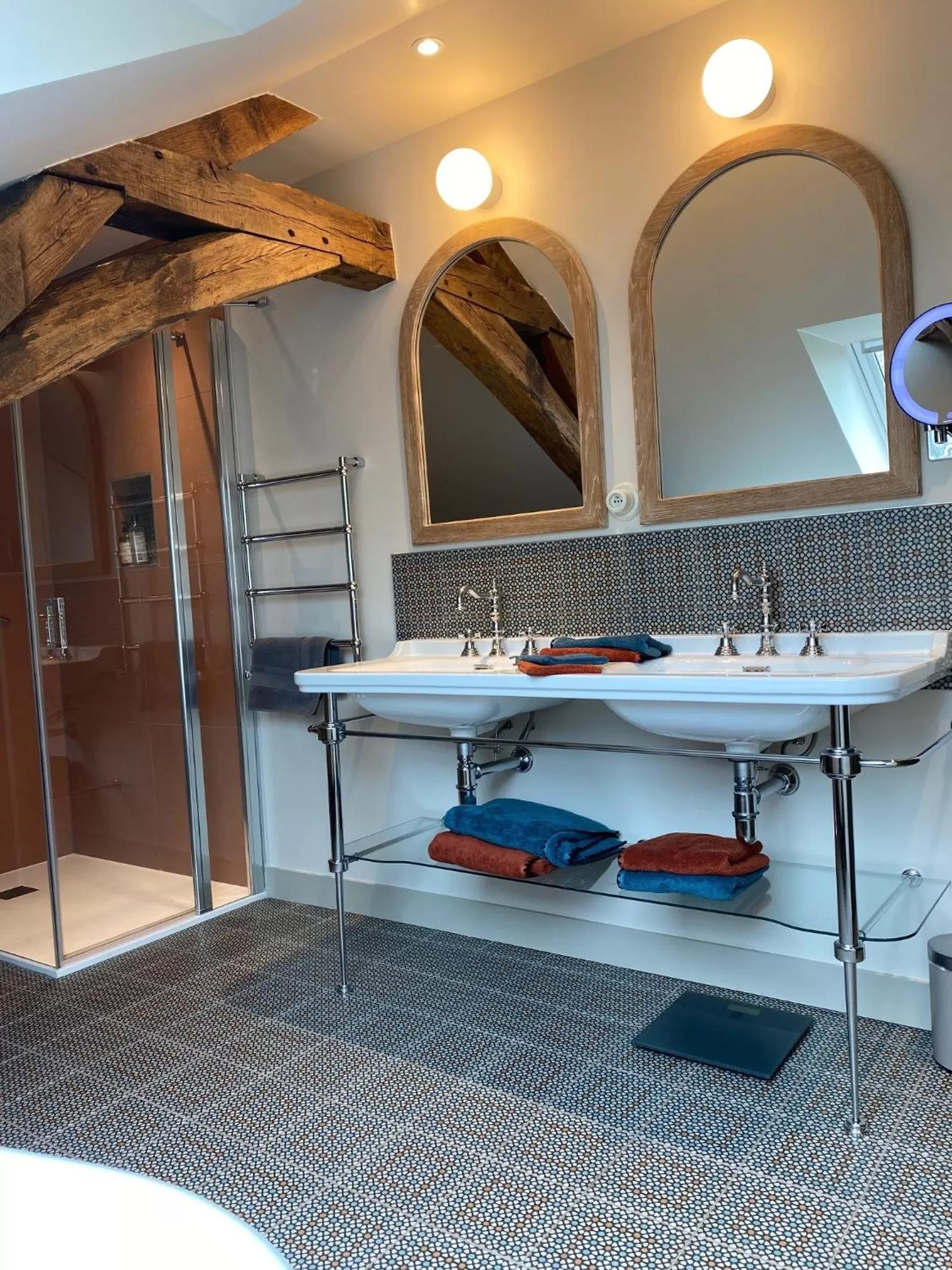 Shower, Bathroom in La Gironnerie