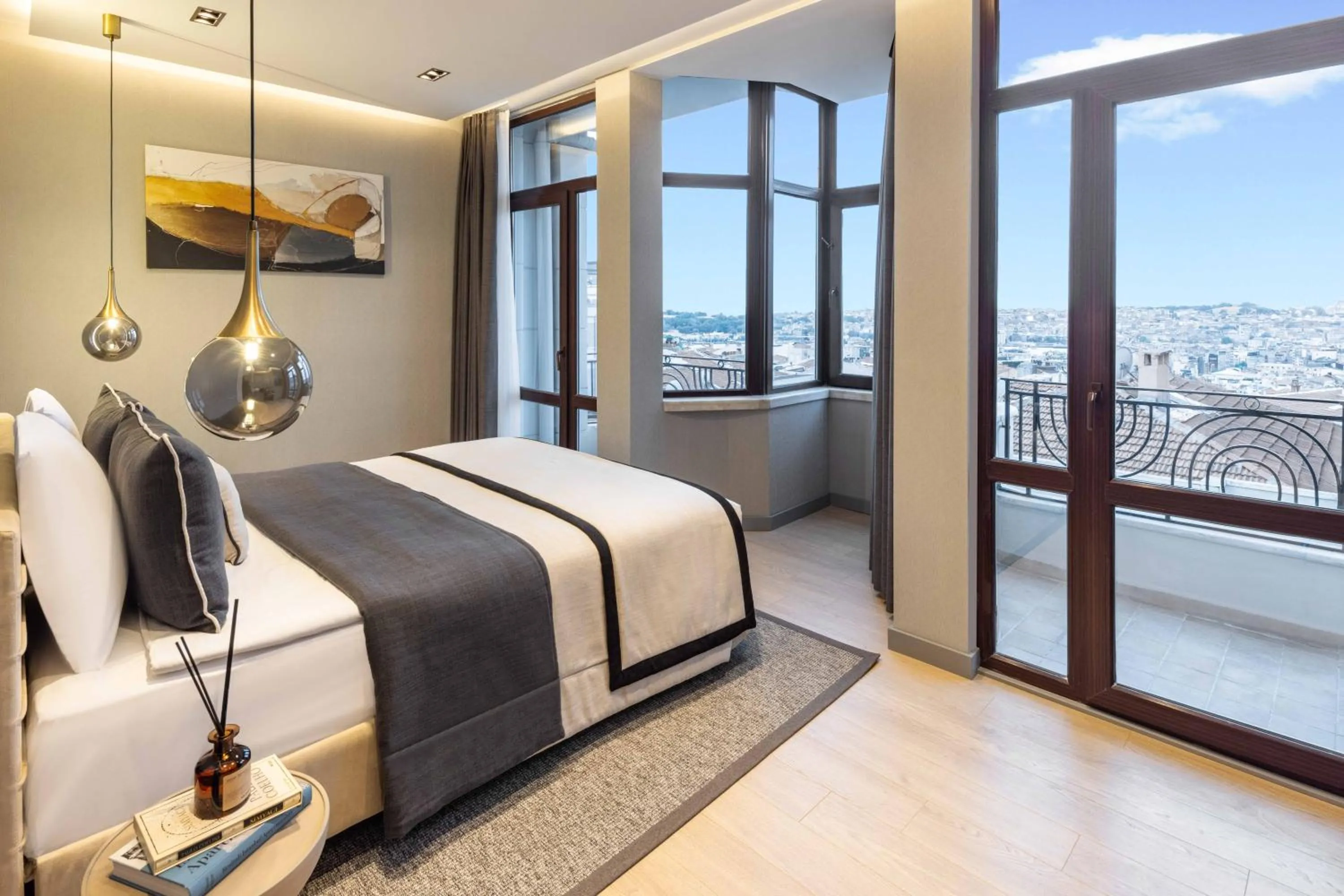 Photo of the whole room, Bed in Hotel Villa Zurich-Special Category