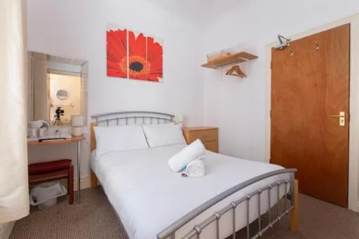 Bedroom, Bed in The Sandringham Court Hotel & Sports Bar-Groups Welcome here-High Speed Wi-Fi