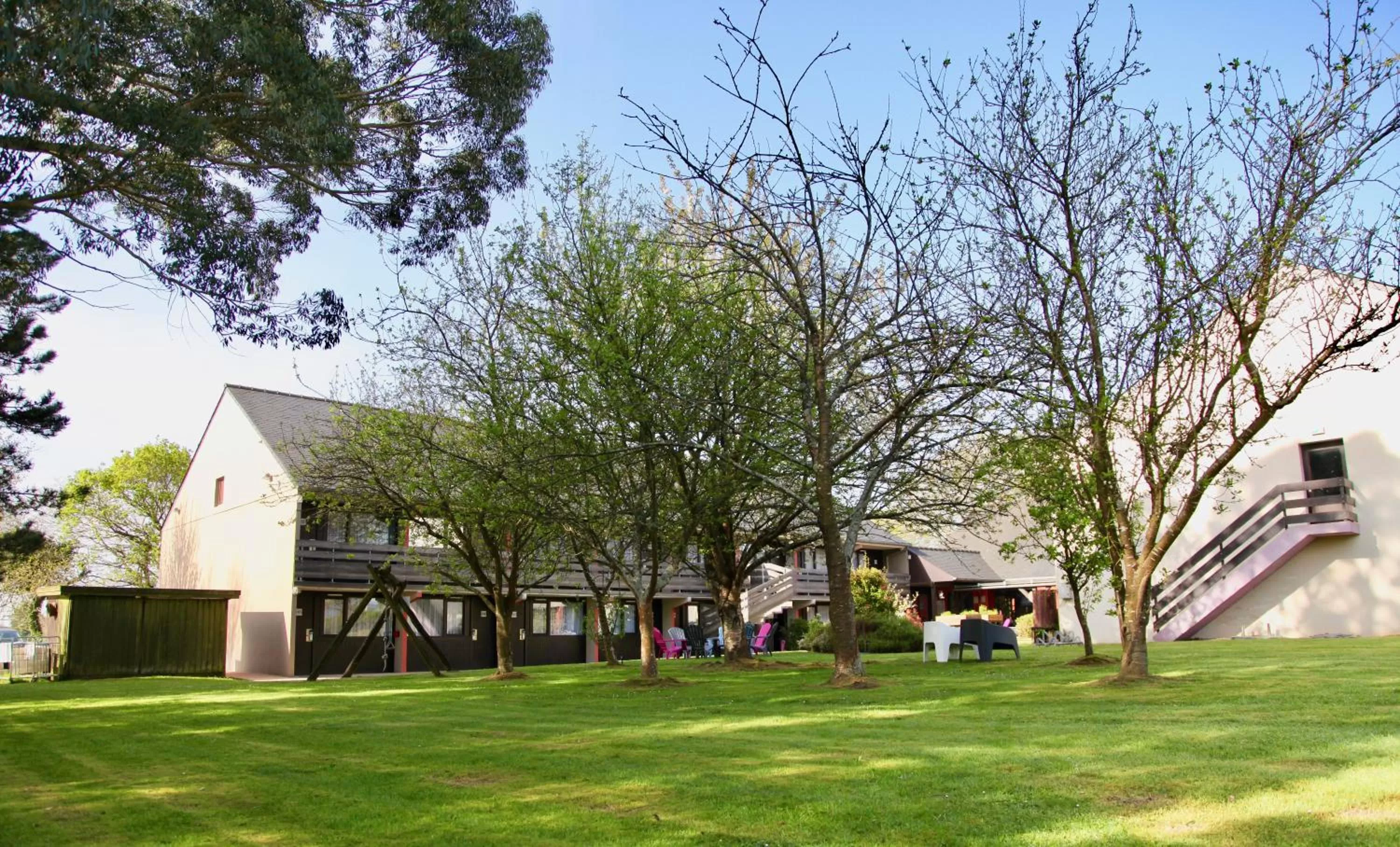 Property building in Kyriad Lannion-Perros-Guirec