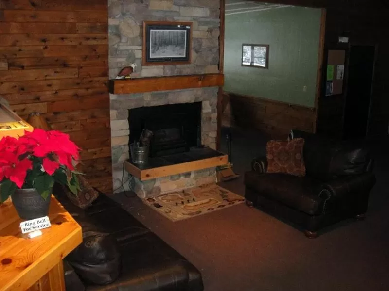 Hiawatha Lodge Inn