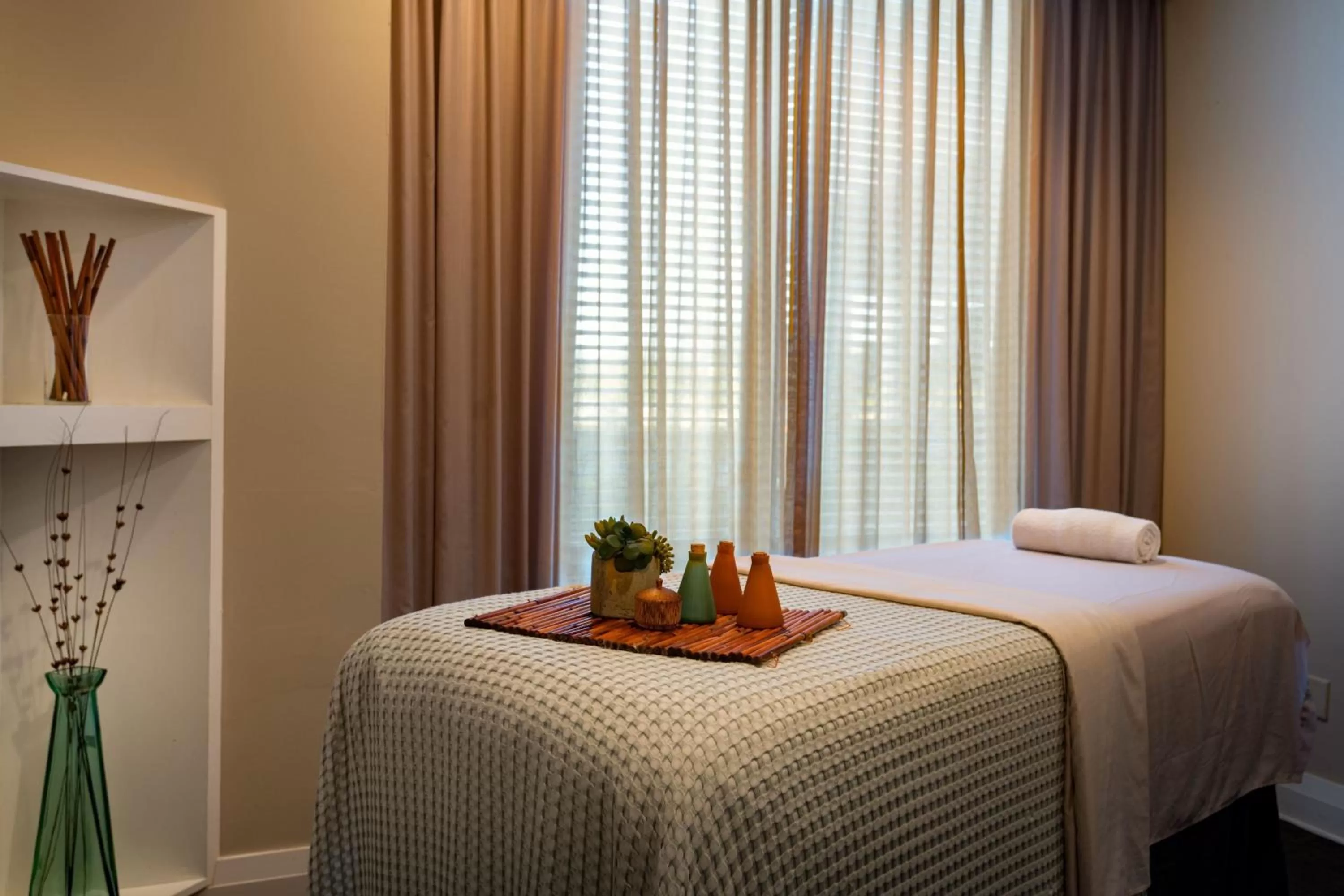 Spa and wellness centre/facilities, Bed in Clearwater Beach Marriott Resort on Sand Key