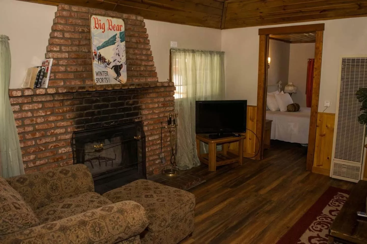 Communal lounge/ TV room in Black Forest Lodge