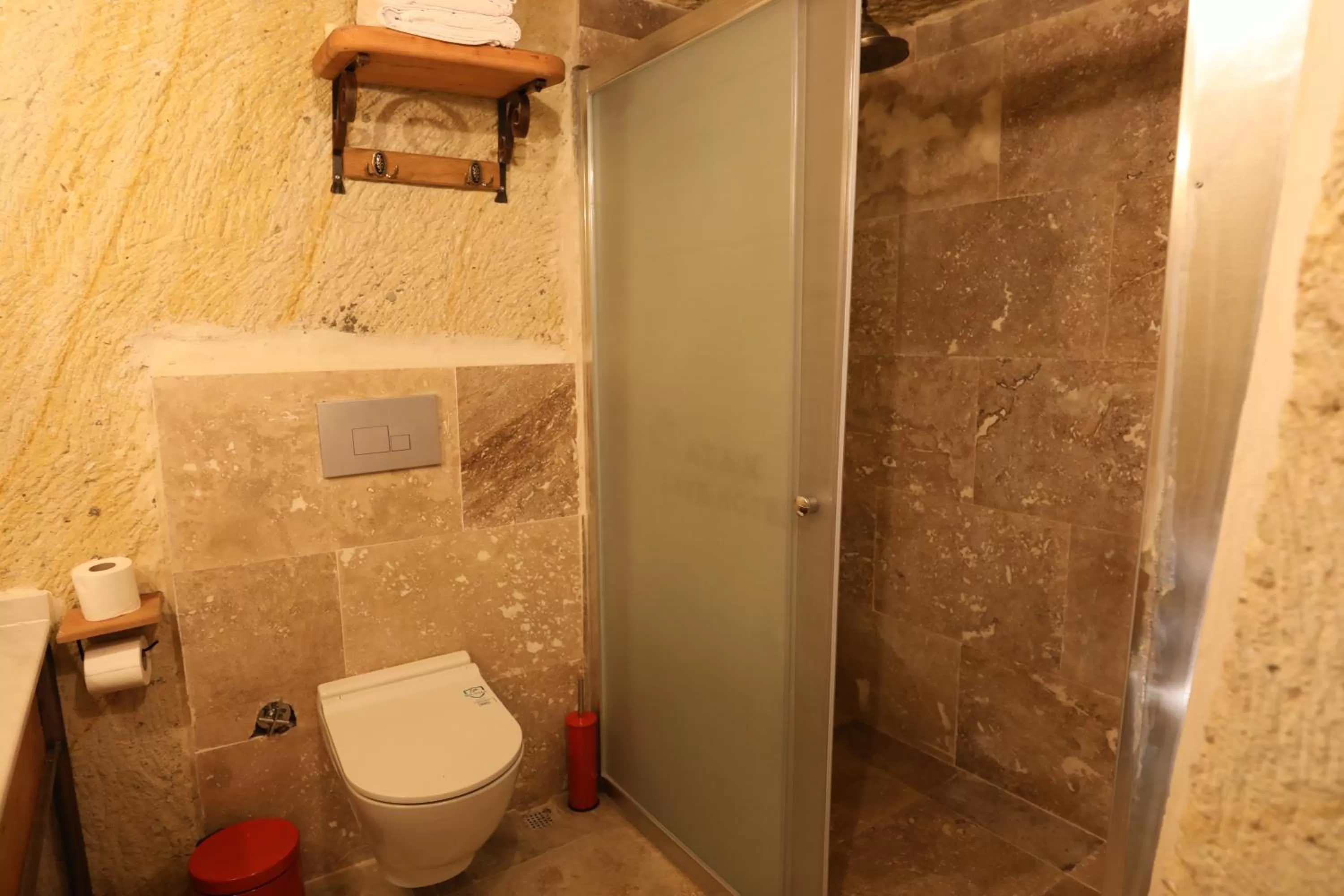 Shower in Atax Cave House