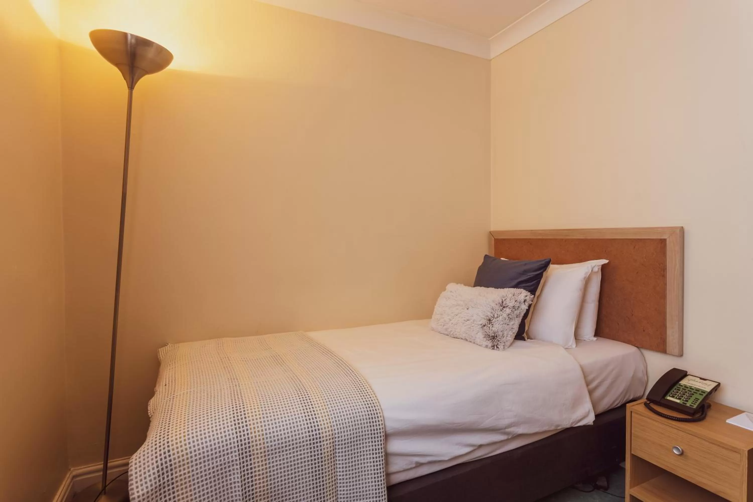 Bedroom, Bed in The Gardens Hotel