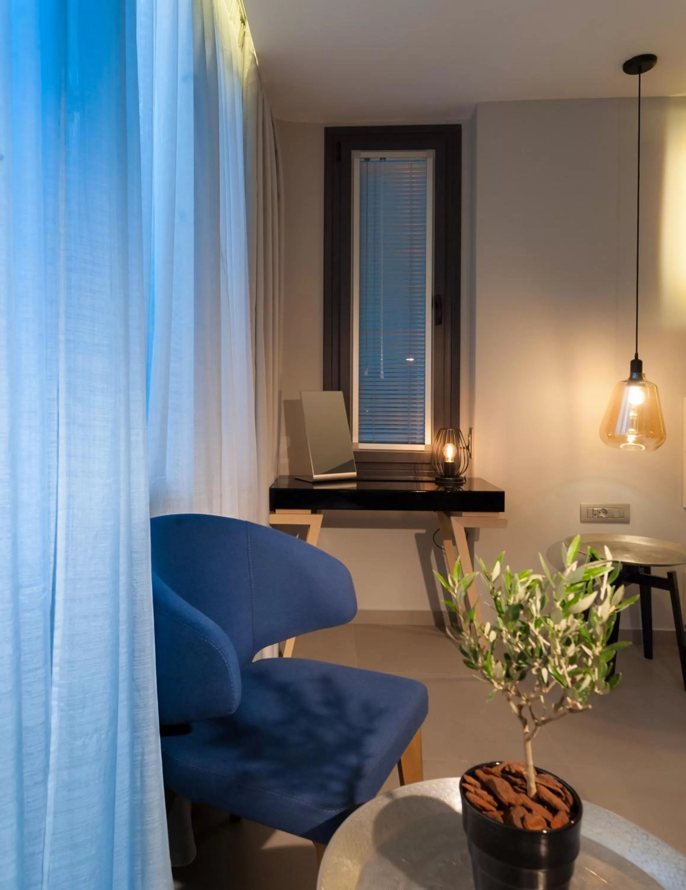 Seating area in Lavris City Suites