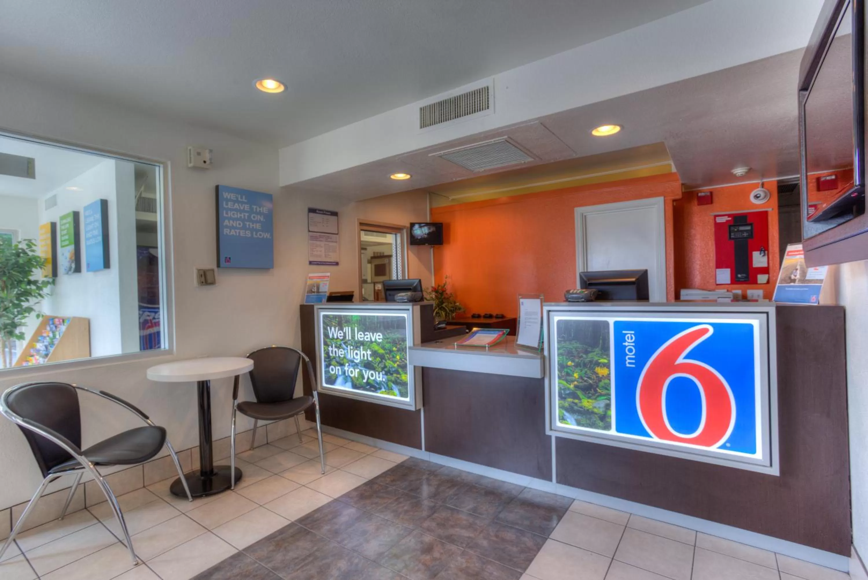 Lobby or reception in Motel 6-Troutdale, OR - Portland East
