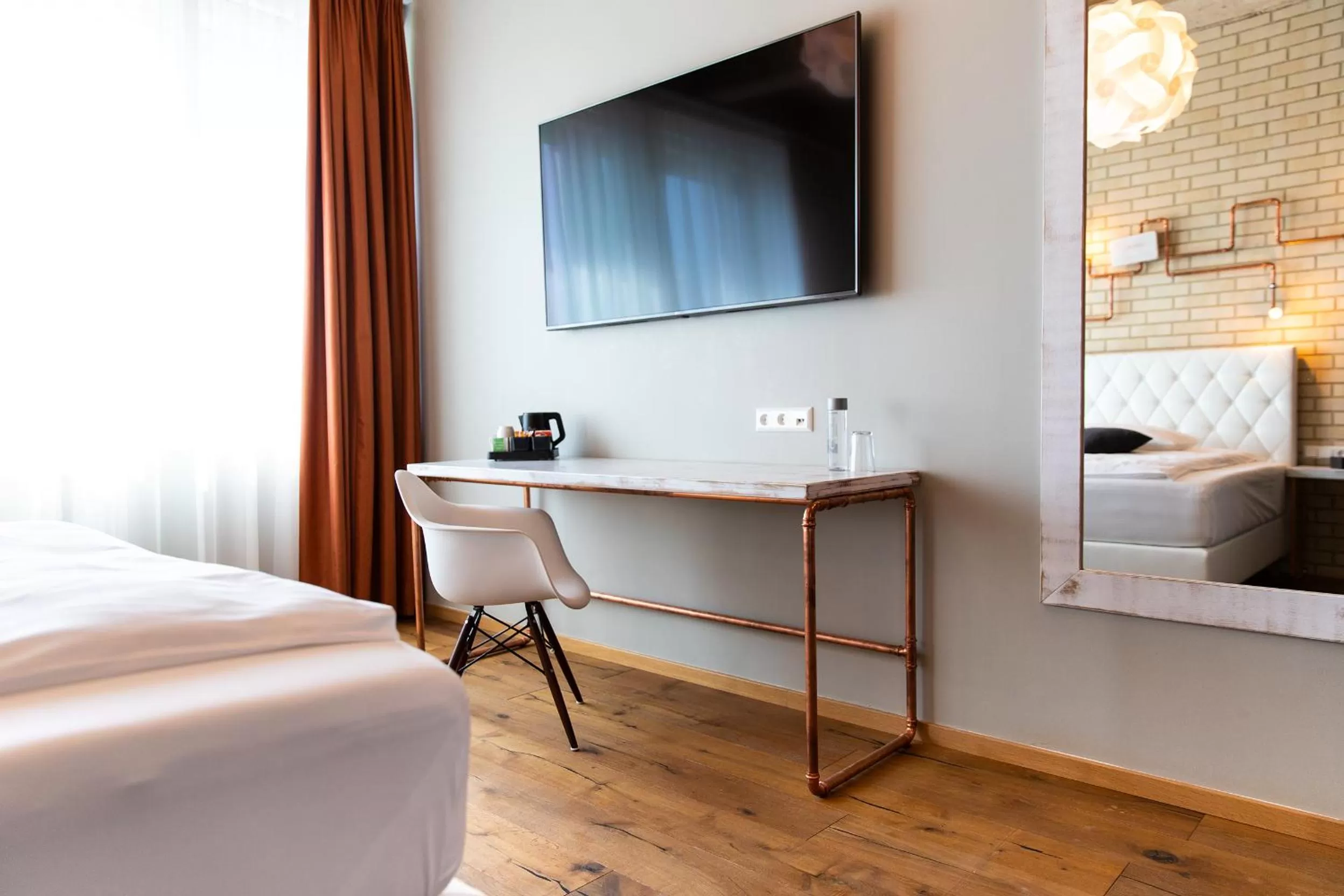 TV and multimedia, Bed in LOFTSTYLE Hotel Hannover, Best Western Signature Collection