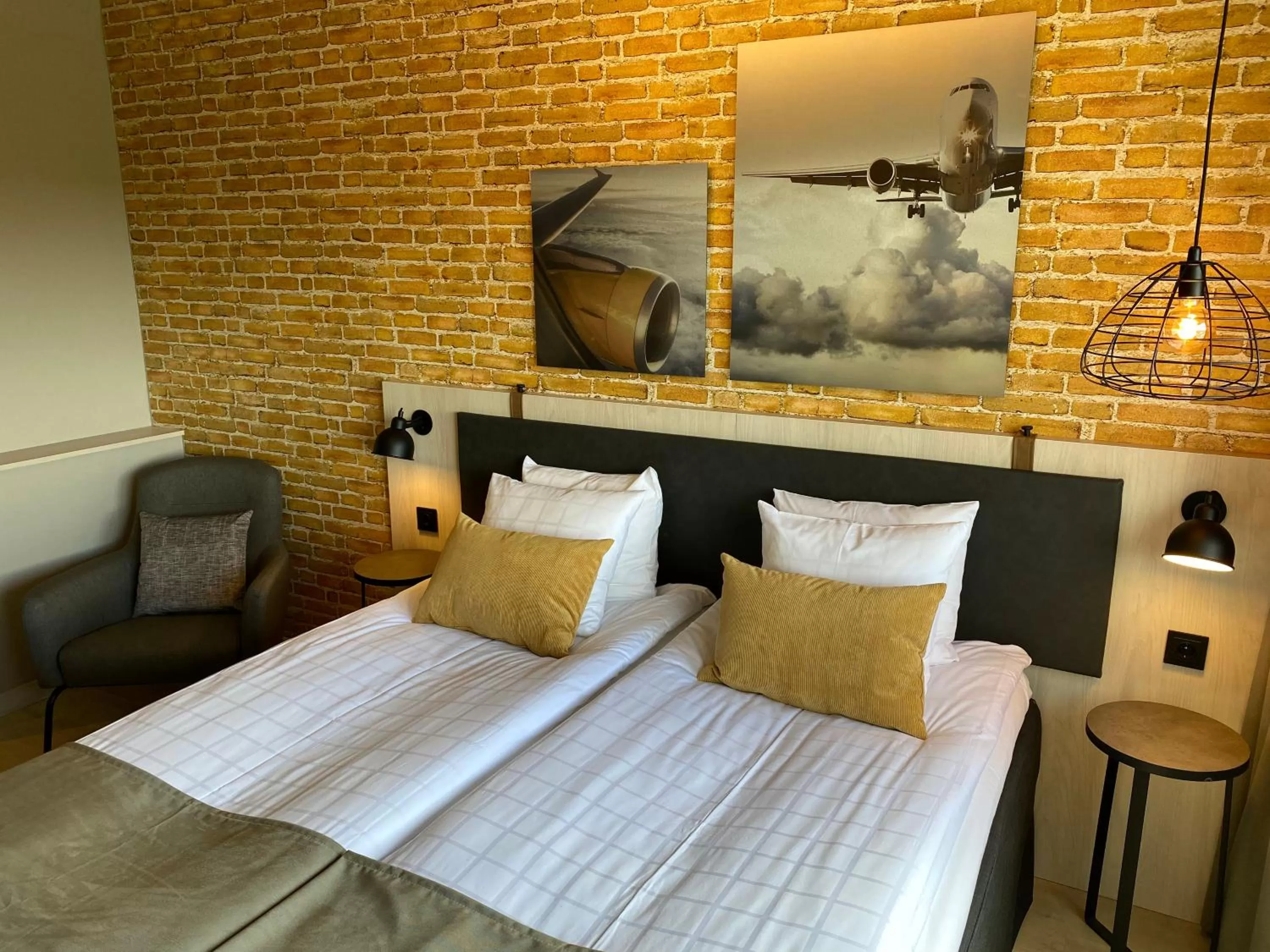 Bed in Skyline Airport Hotel