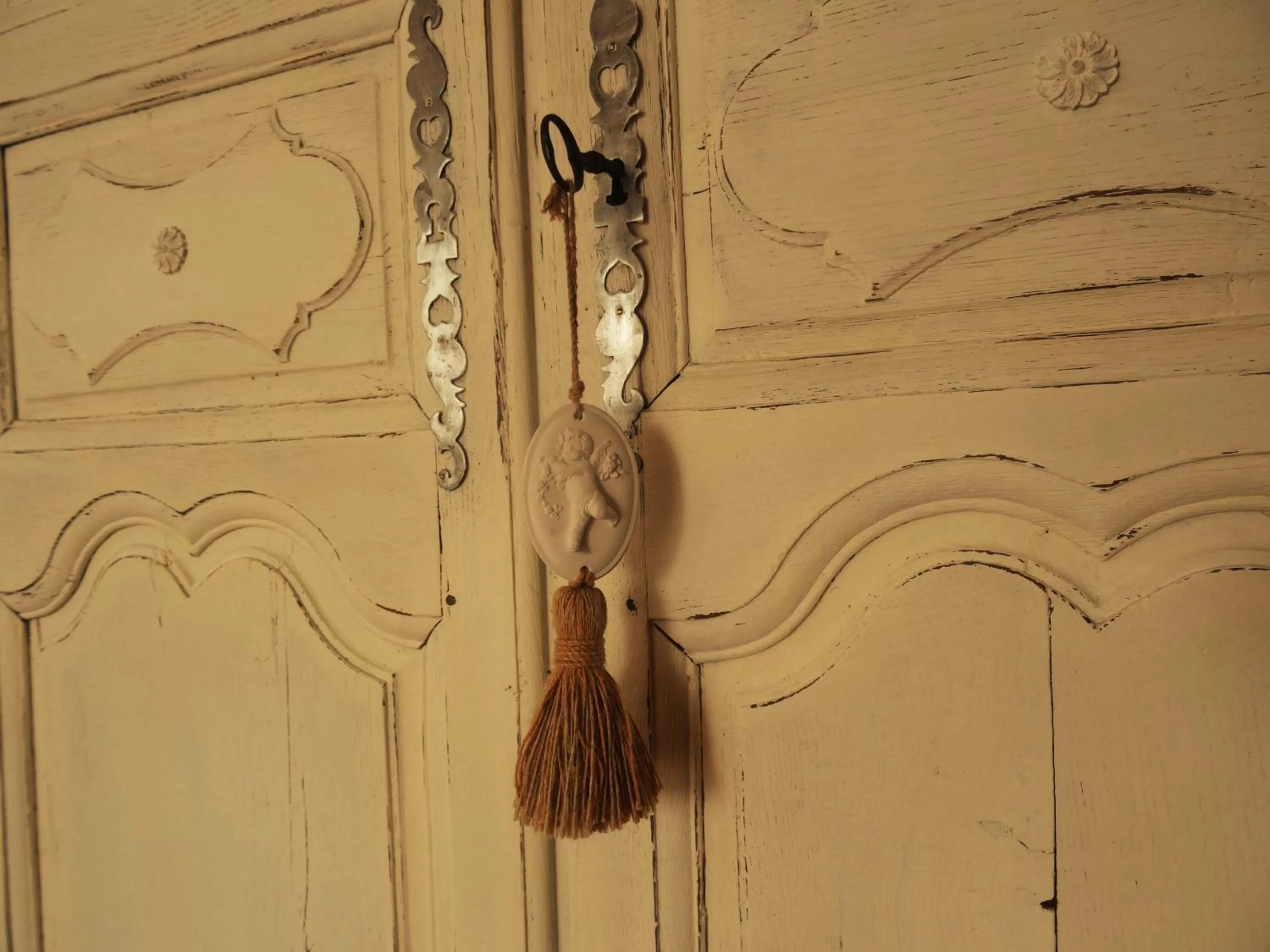 Decorative detail in Villa La Clef Des Champs