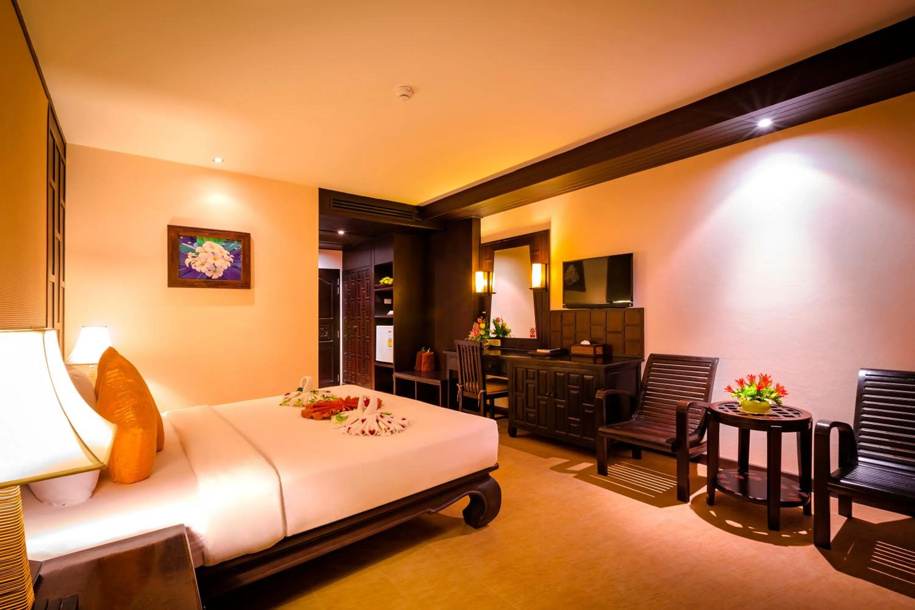 TV and multimedia, Bed in Nipa Resort, Patong Beach