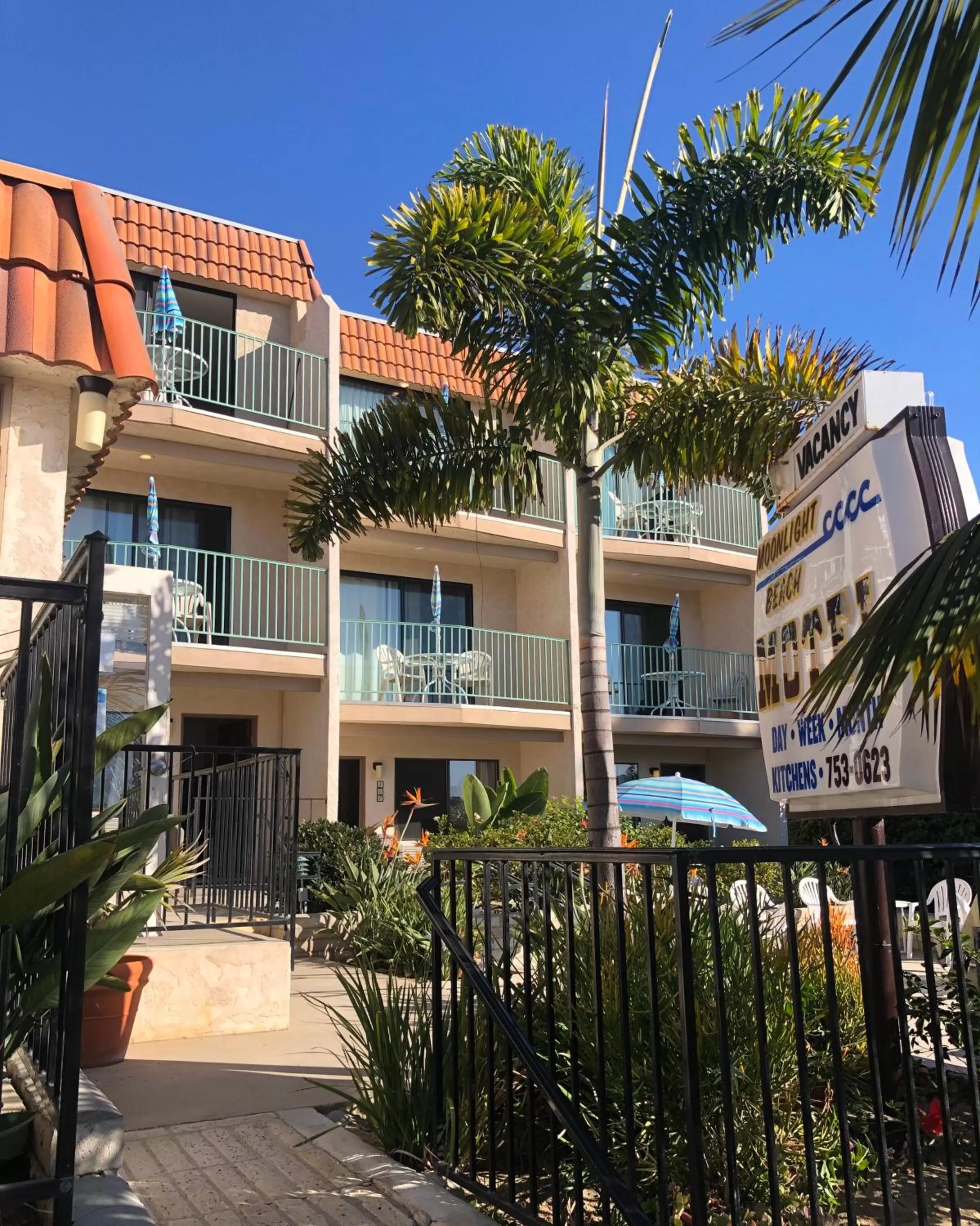 Property building in Moonlight Beach Motel
