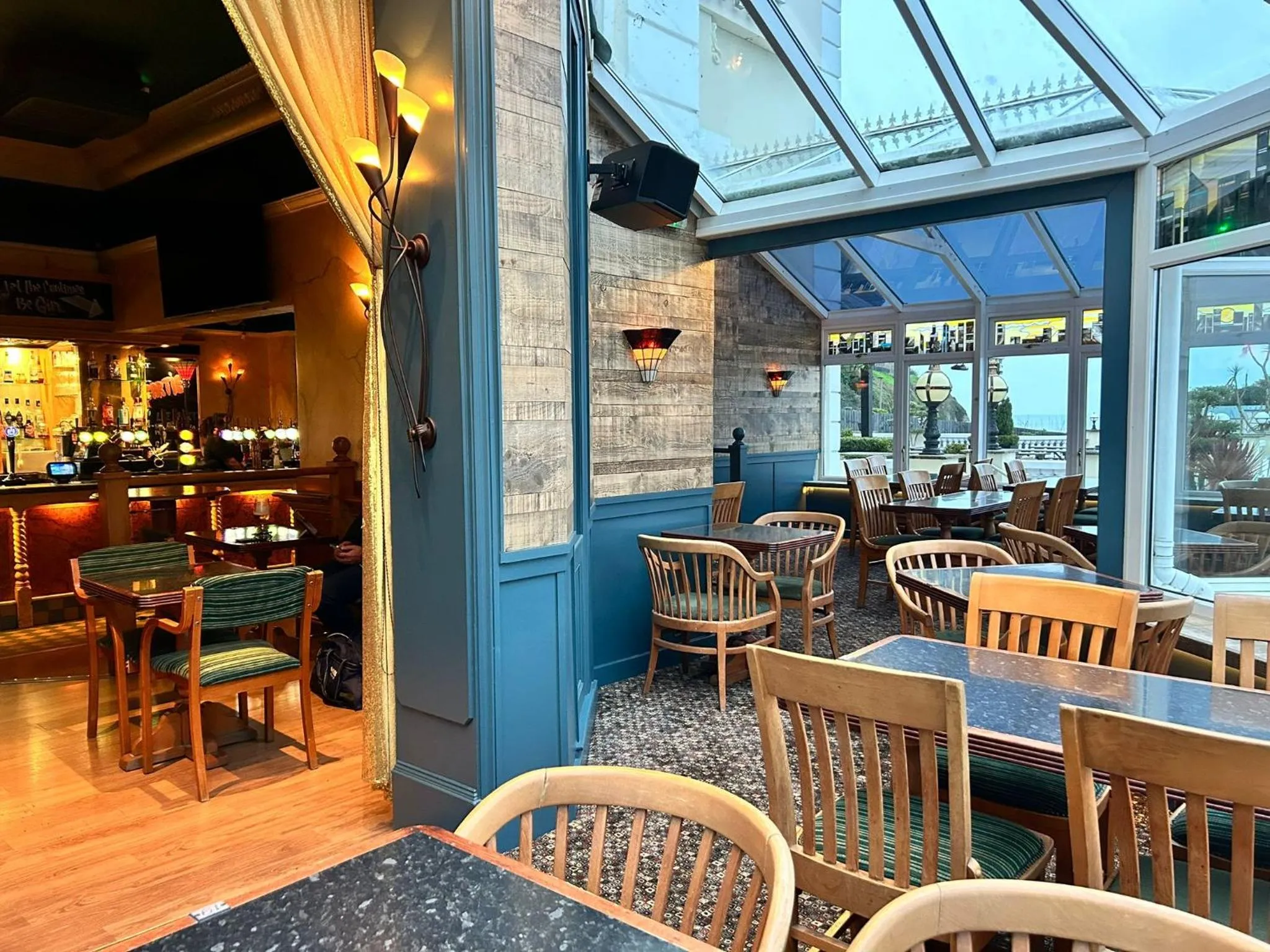 Restaurant/places to eat in The Heritage Hotel