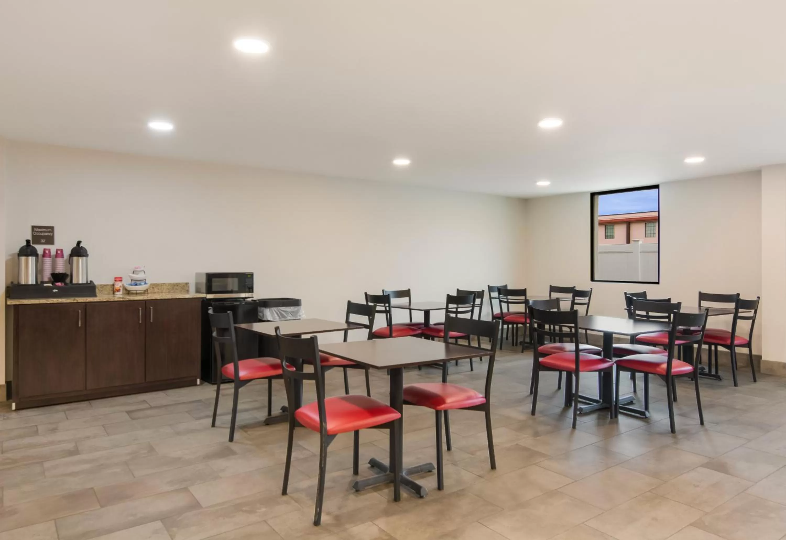 Breakfast in Red Roof Inn Chester