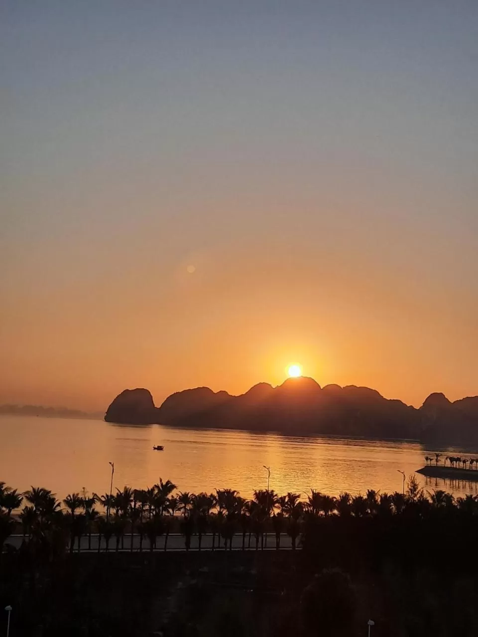 Sunrise in Golden Palm HaLong Hotel