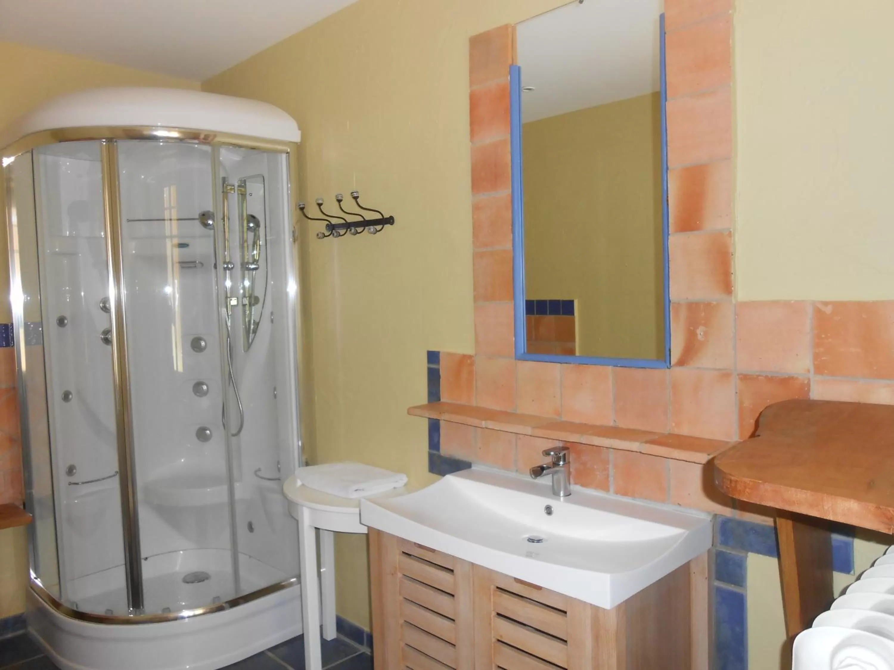 Bathroom in La Garenne de Morestel