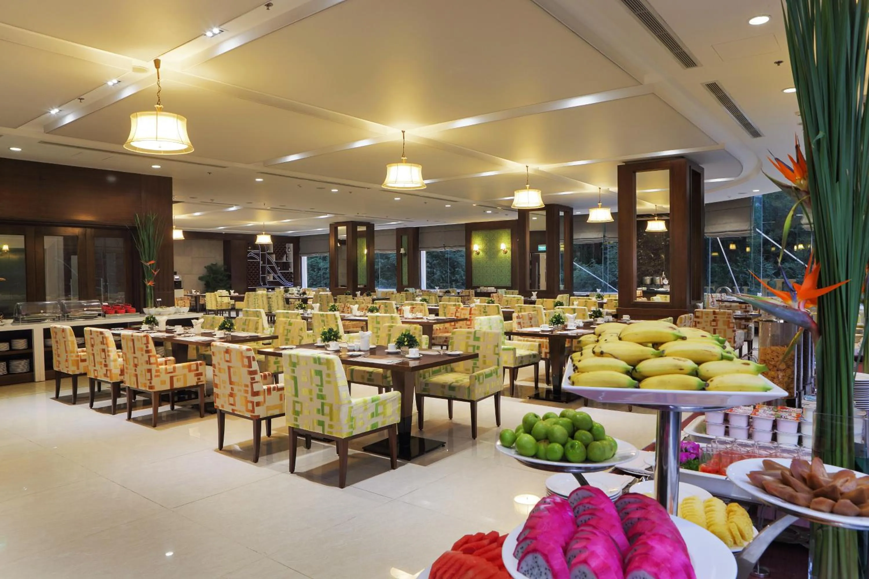 Restaurant/places to eat in Central Palace Hotel