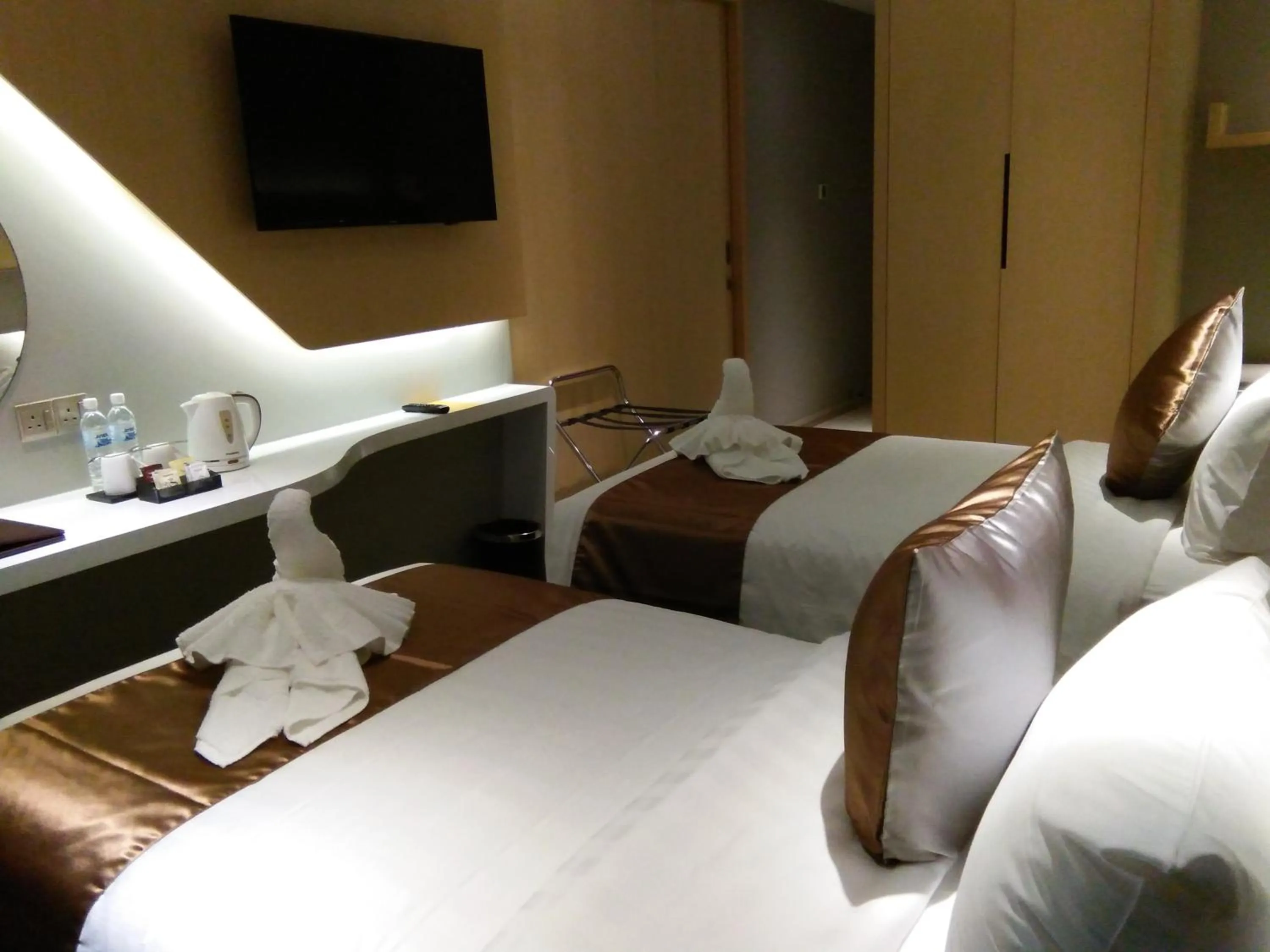 Bedroom, Bed in Greens Hotel & Suites