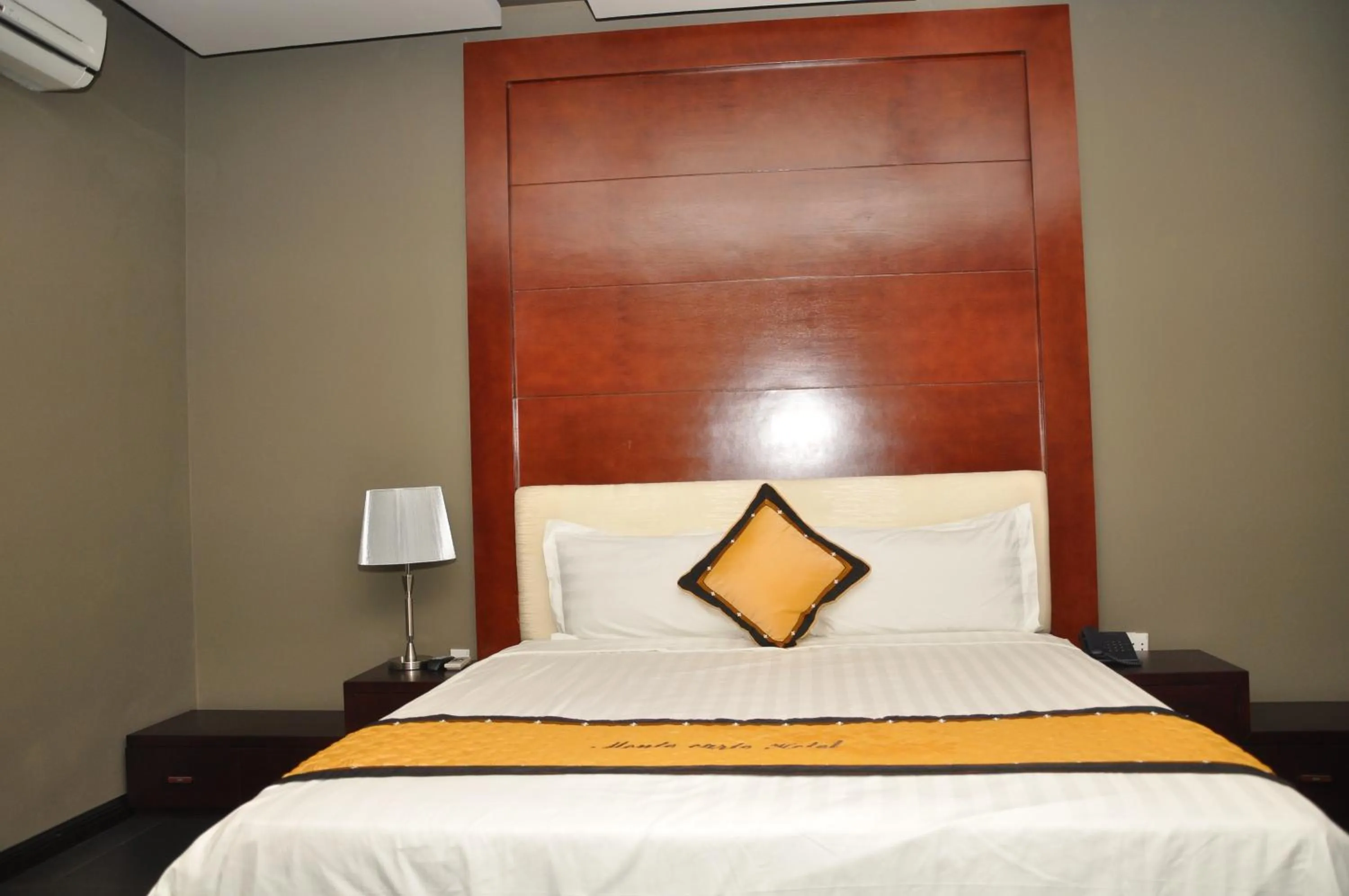 Bed in Monte Carlo Hotel Hai Phong