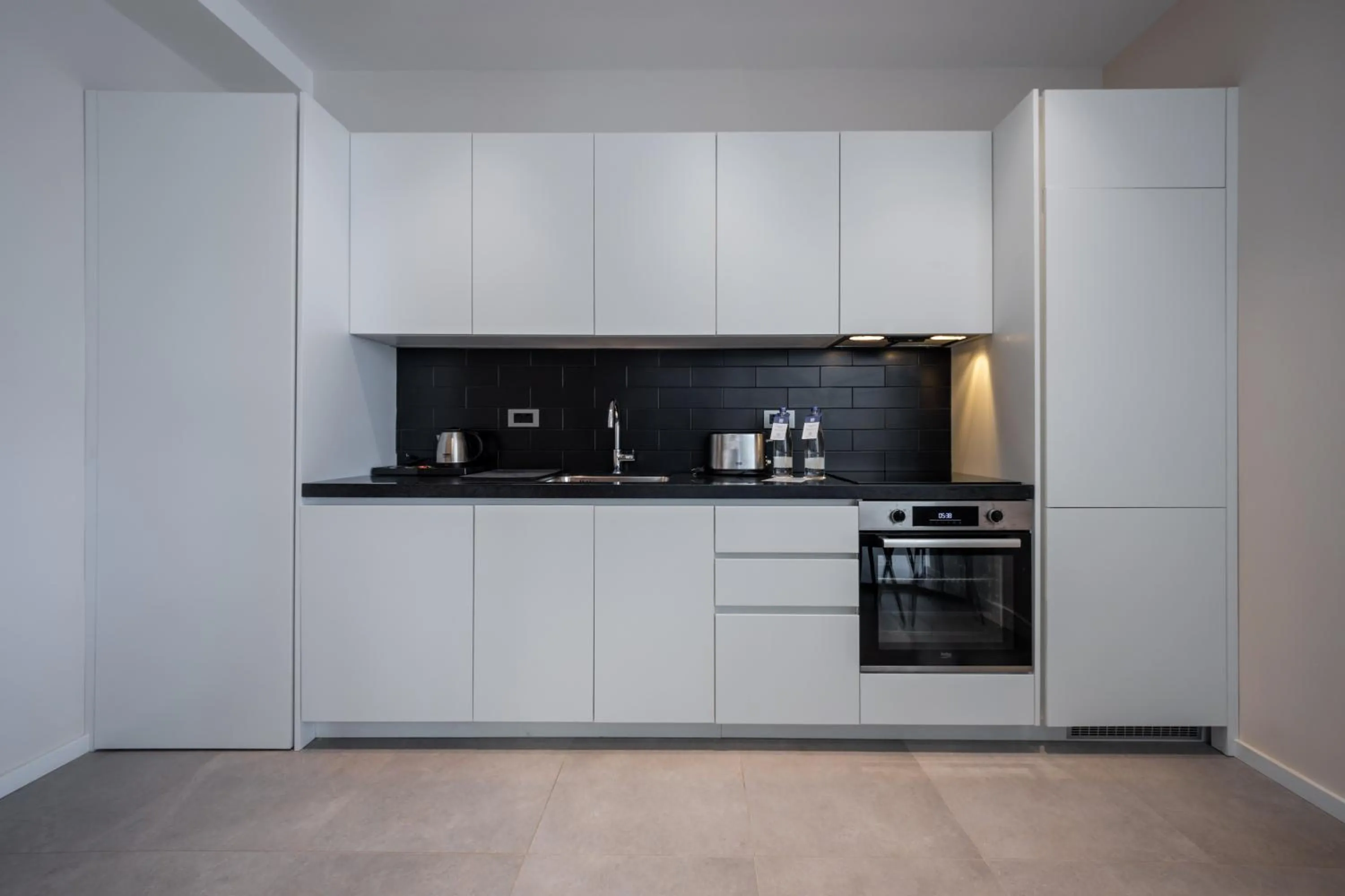 Coffee/tea facilities in Royal Blue Resort & Residences