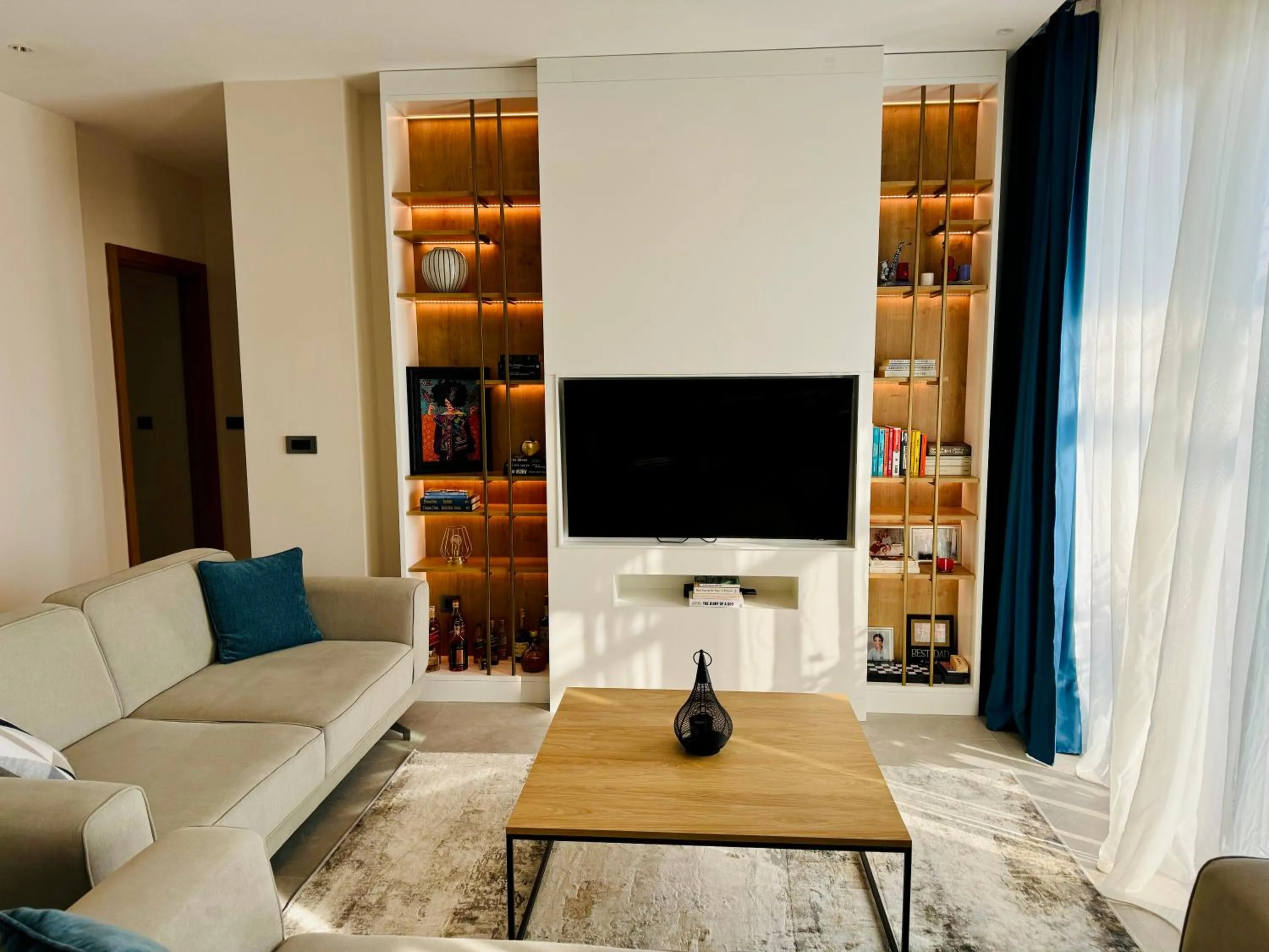 TV and multimedia in Royal Blue Resort & Residences