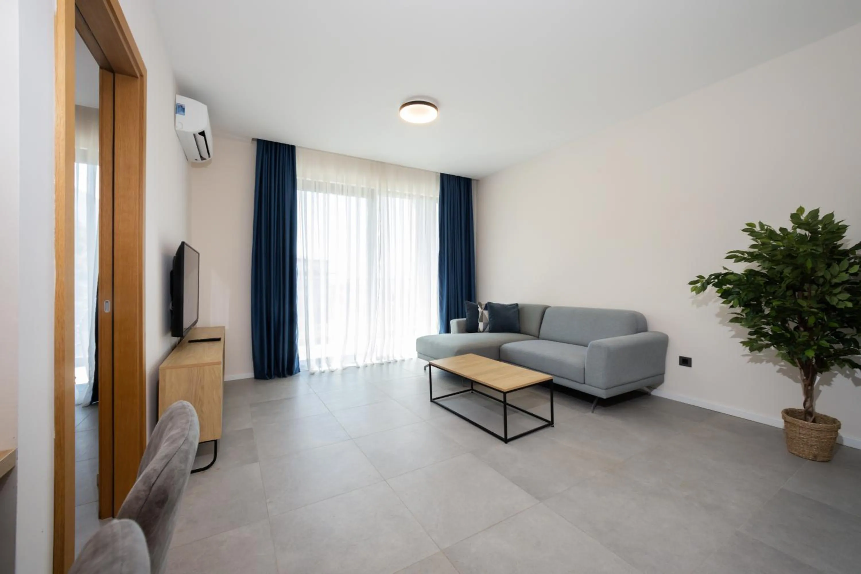 Living room in Royal Blue Resort & Residences