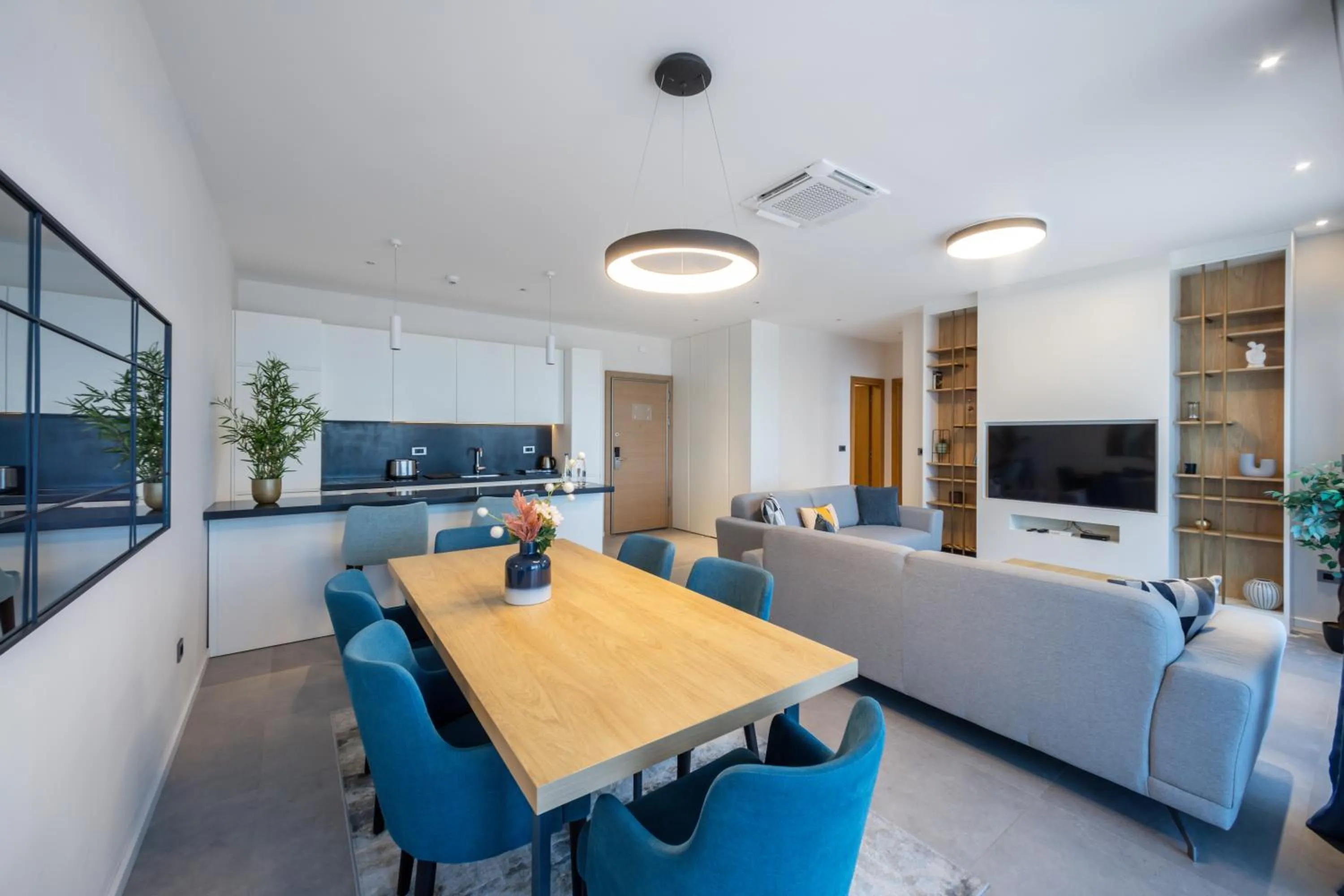 TV and multimedia in Royal Blue Resort & Residences