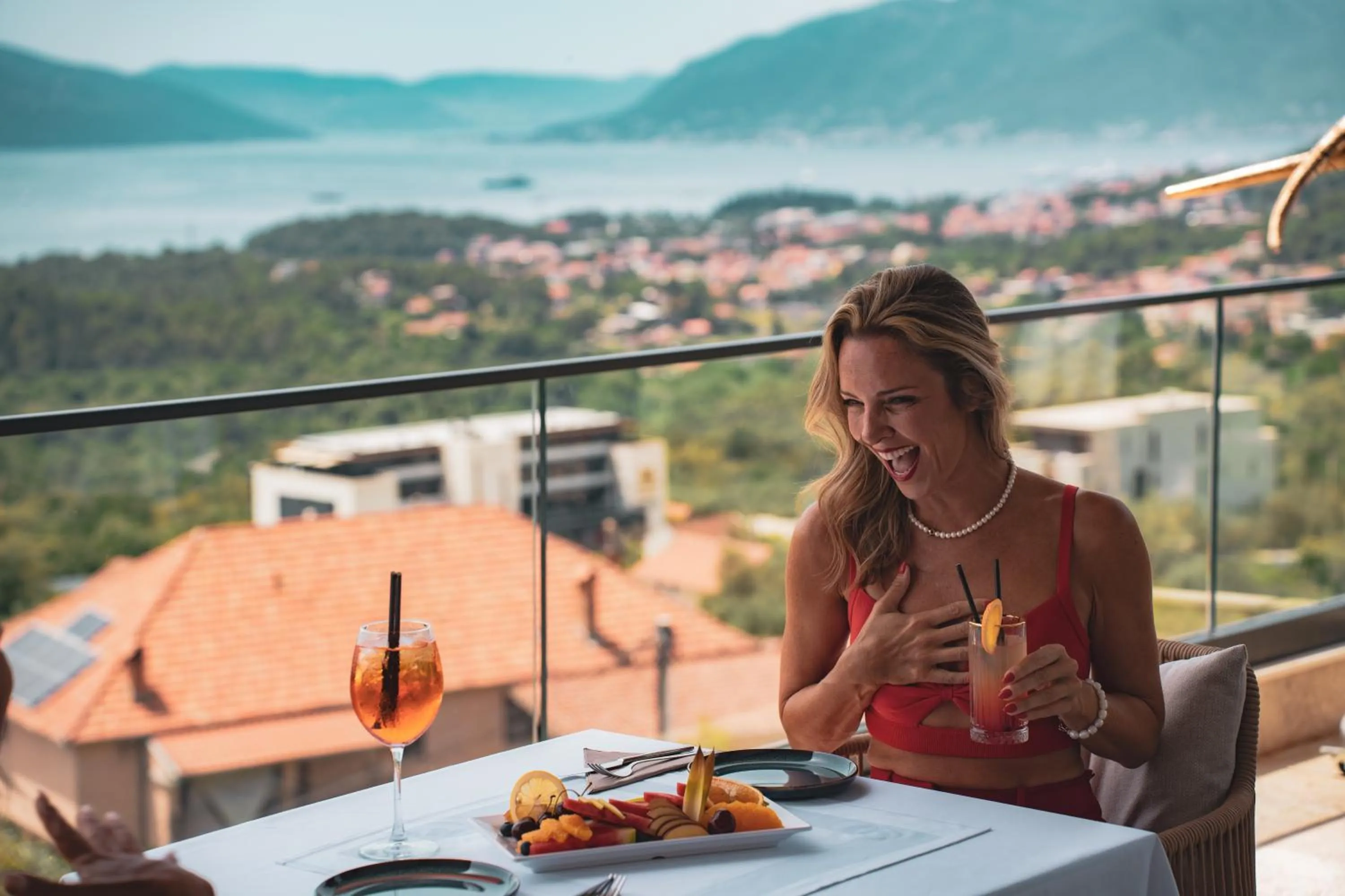 Restaurant/places to eat in Royal Blue Resort & Residences