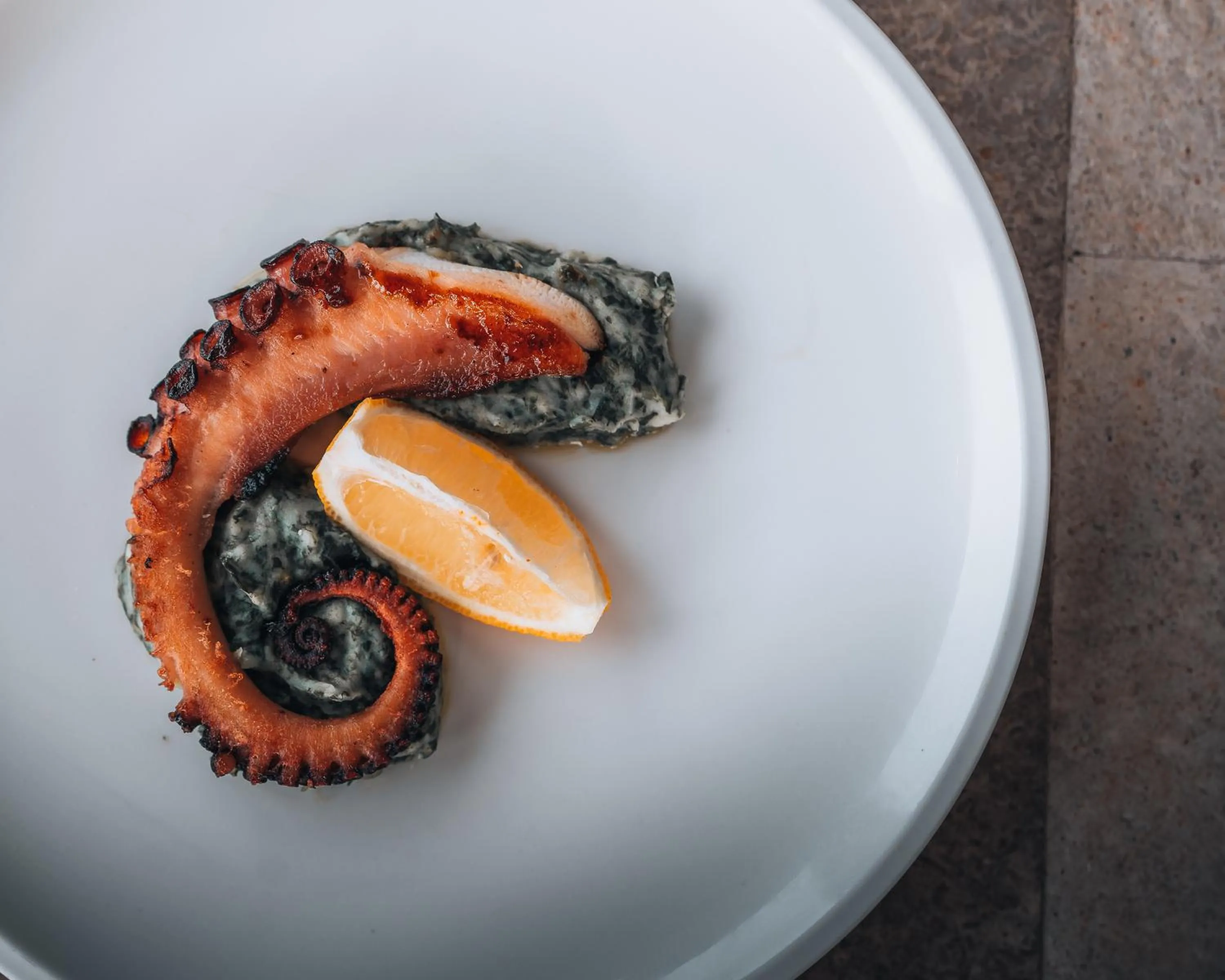 Food and drinks in Royal Blue Resort & Residences