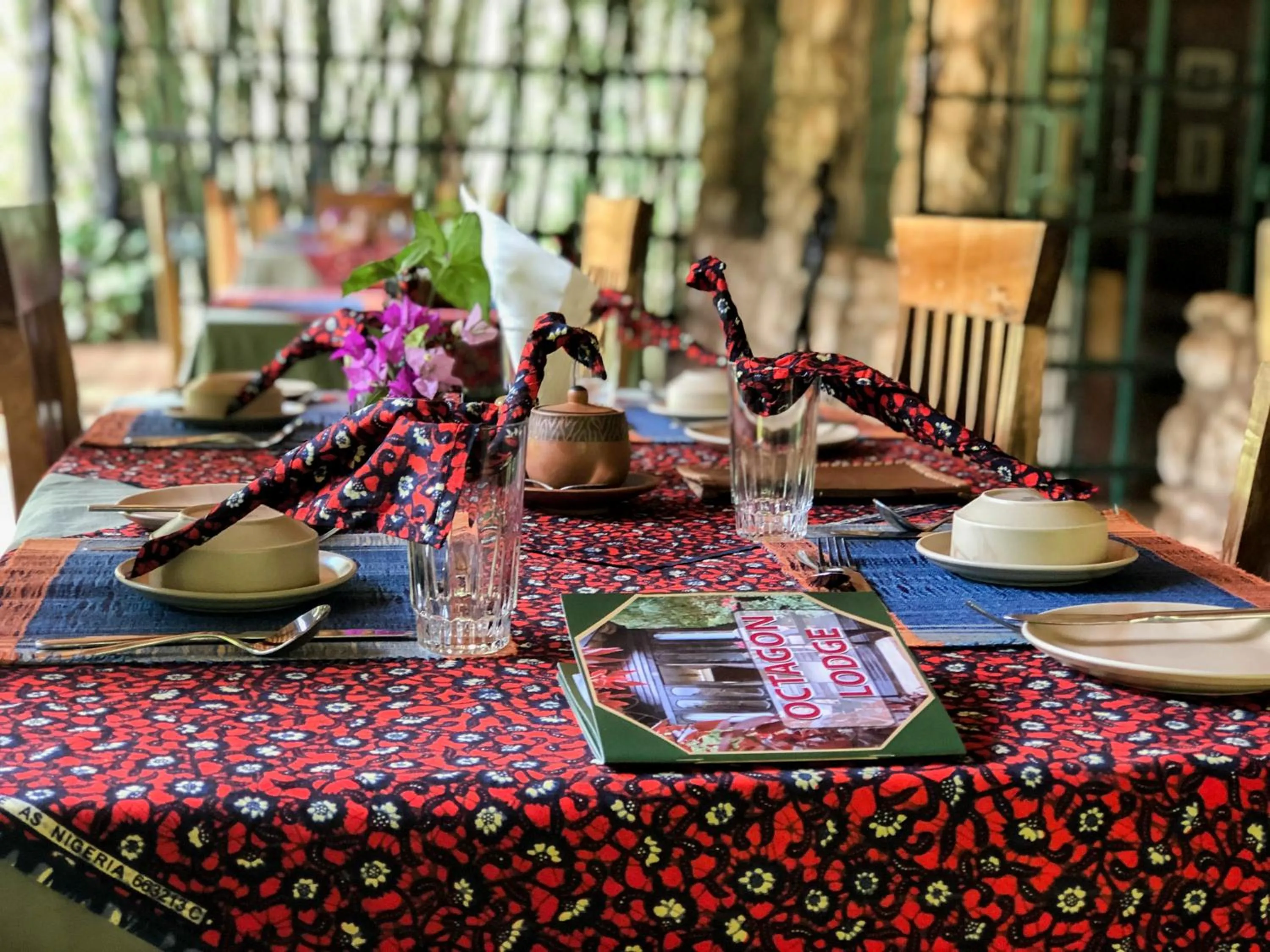 Food and drinks in Octagon Lodge