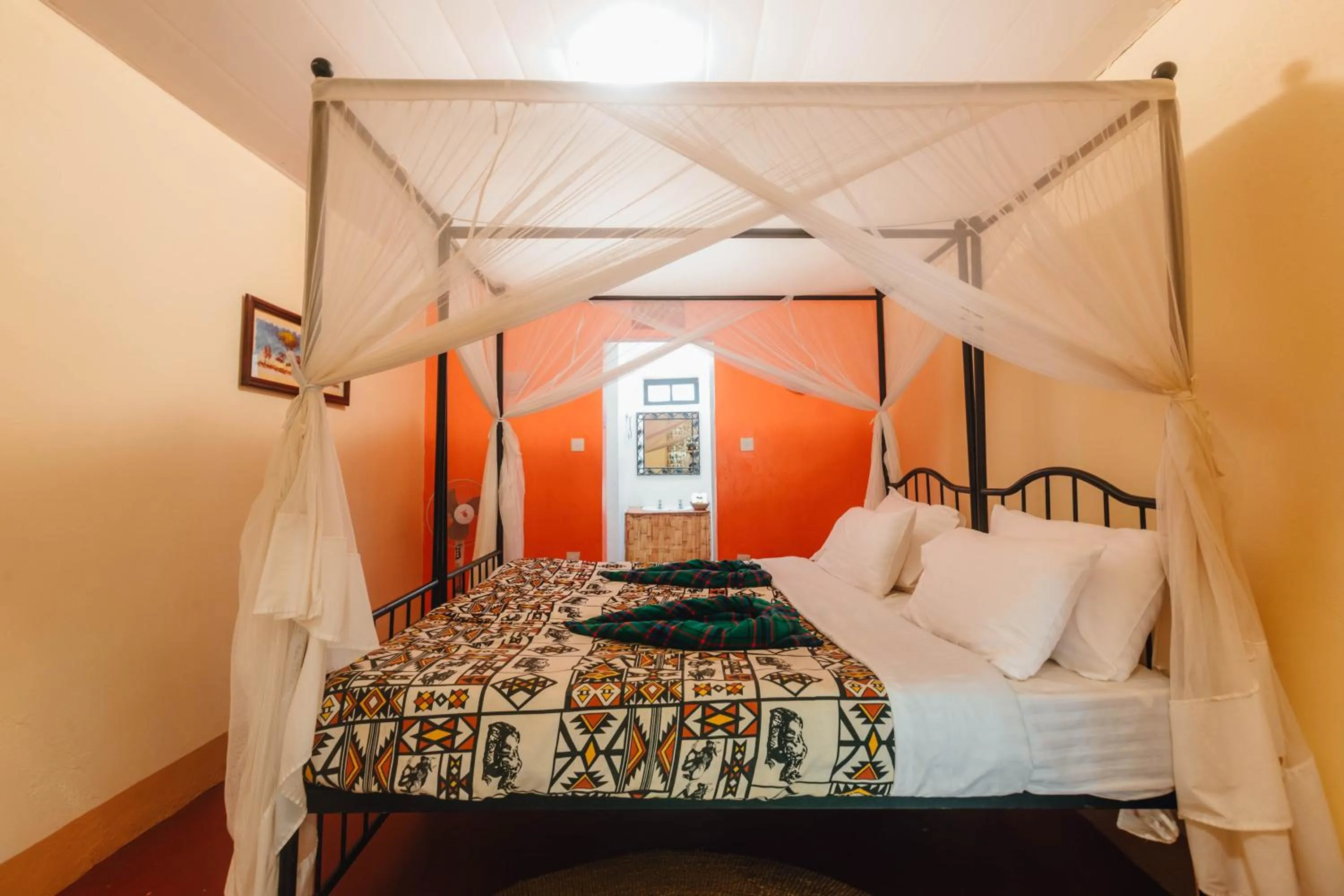 Bedroom, Bed in Octagon Lodge