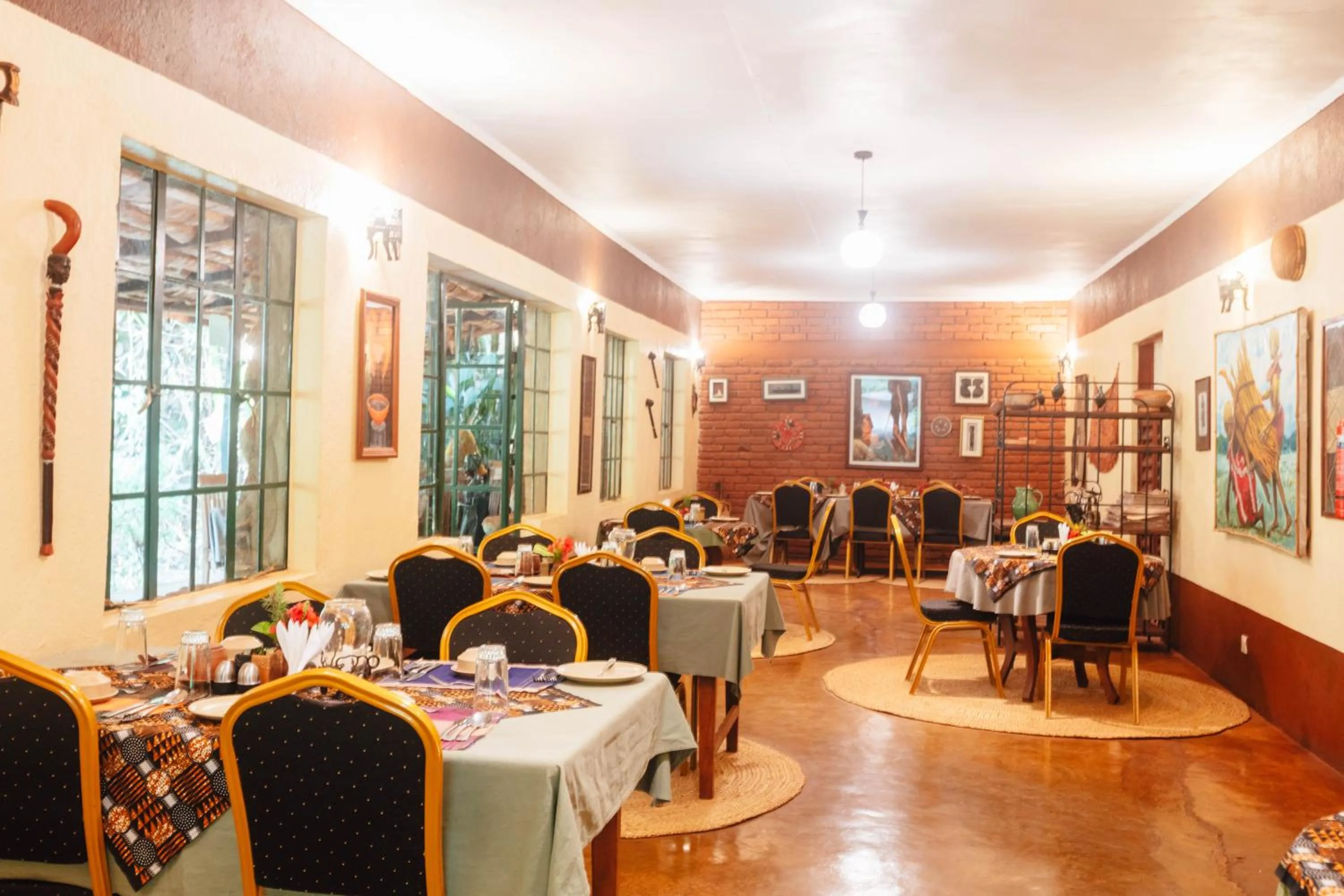 Restaurant/places to eat in Octagon Lodge